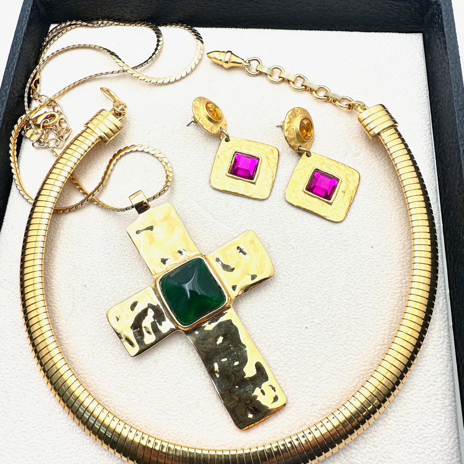 Vintage Jewelry Group 1980s Era Tobagas Statement Necklace Matte Gold Tone Earrings Cross Pendant: Vintage Jewelry Group 1980s Era Tobagas Statement Necklace Matte Gold Tone Earrings Cross Pendant