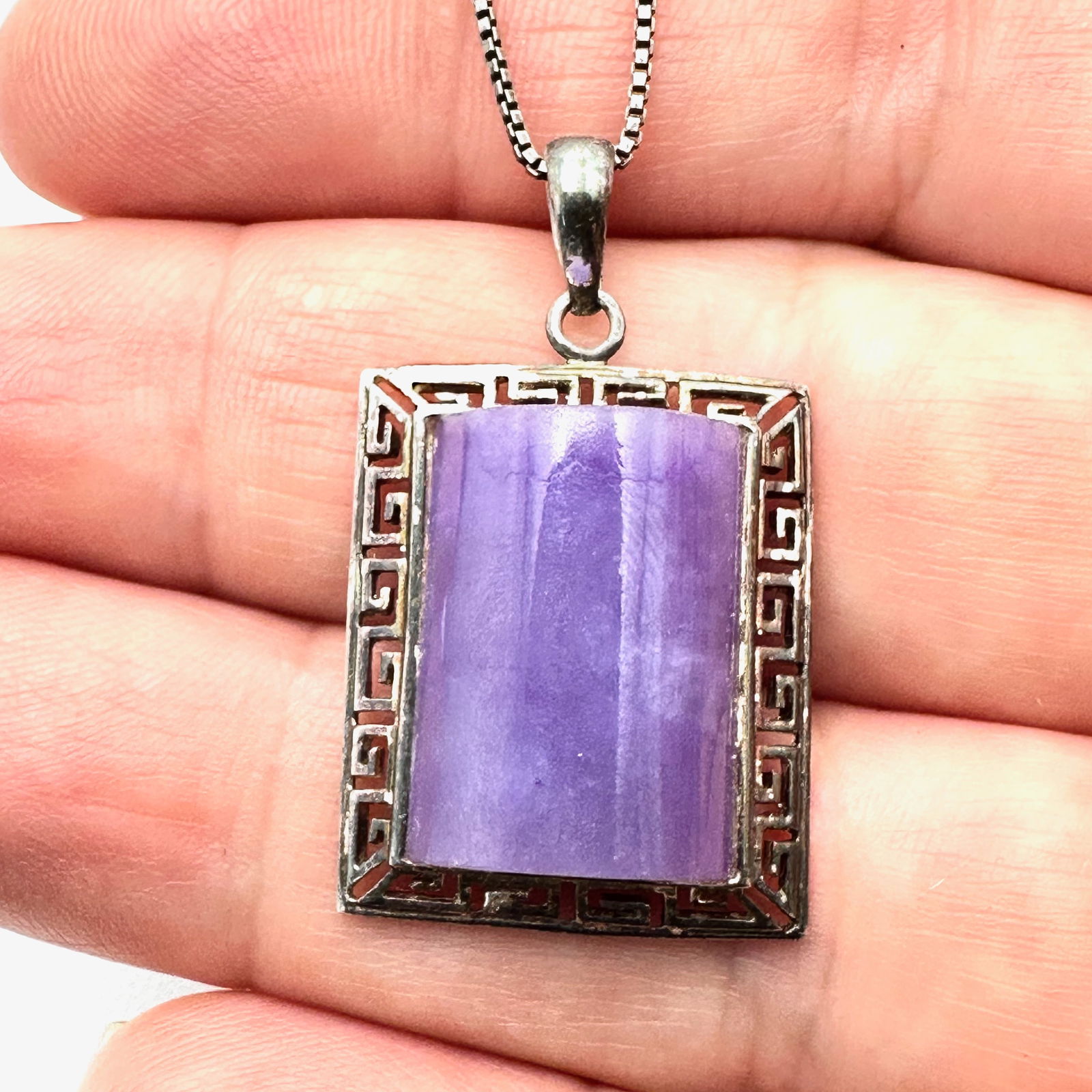 Purple Jade Sterling Silver Pendant Necklace 18 Inch Chain 8 Grams: Purple Jade Sterling Silver Pendant Necklace 18 Inch Chain 8 Grams