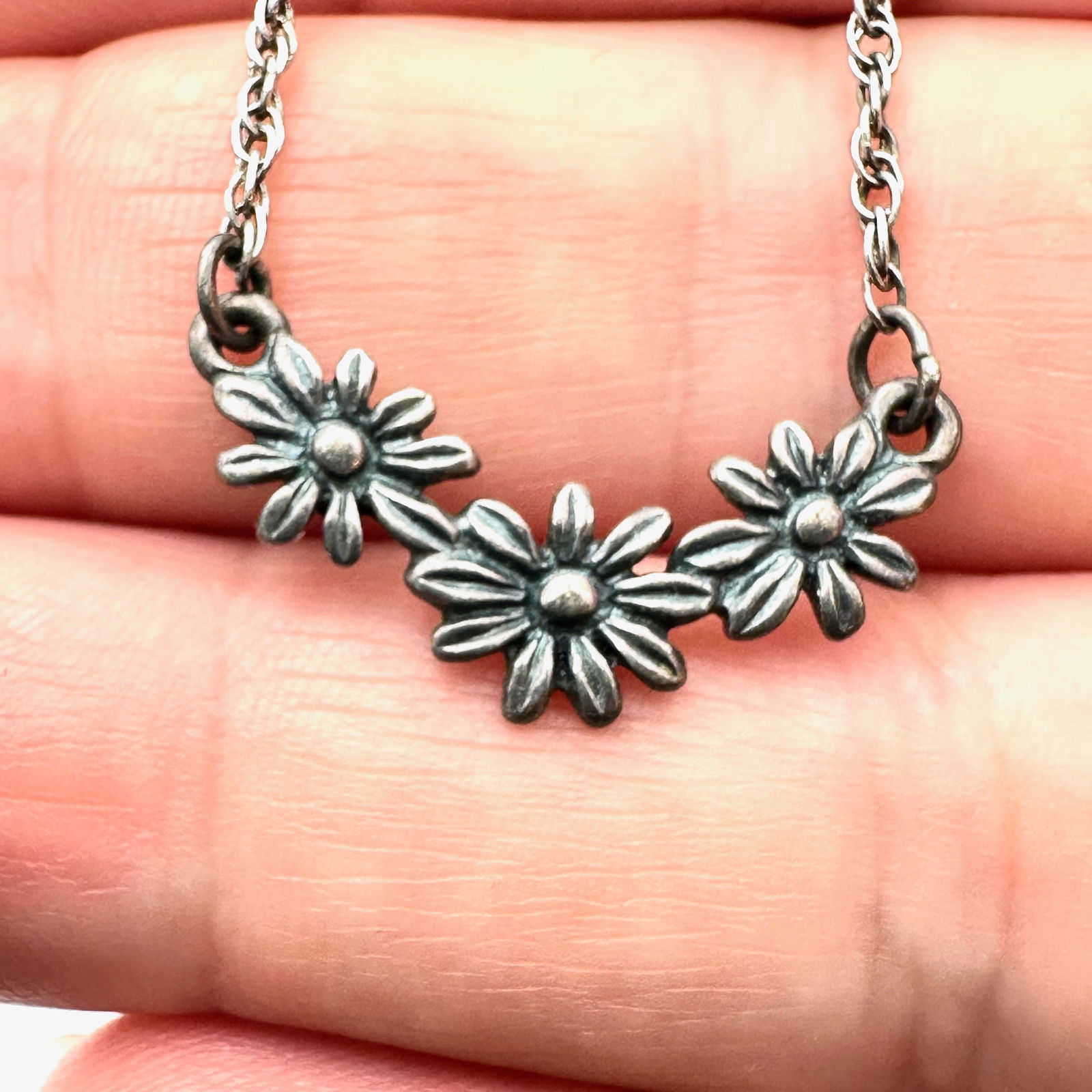 James Avery Sterling Silver Three Flowers Choker Necklace 15 Inch Length (1 of 2)
