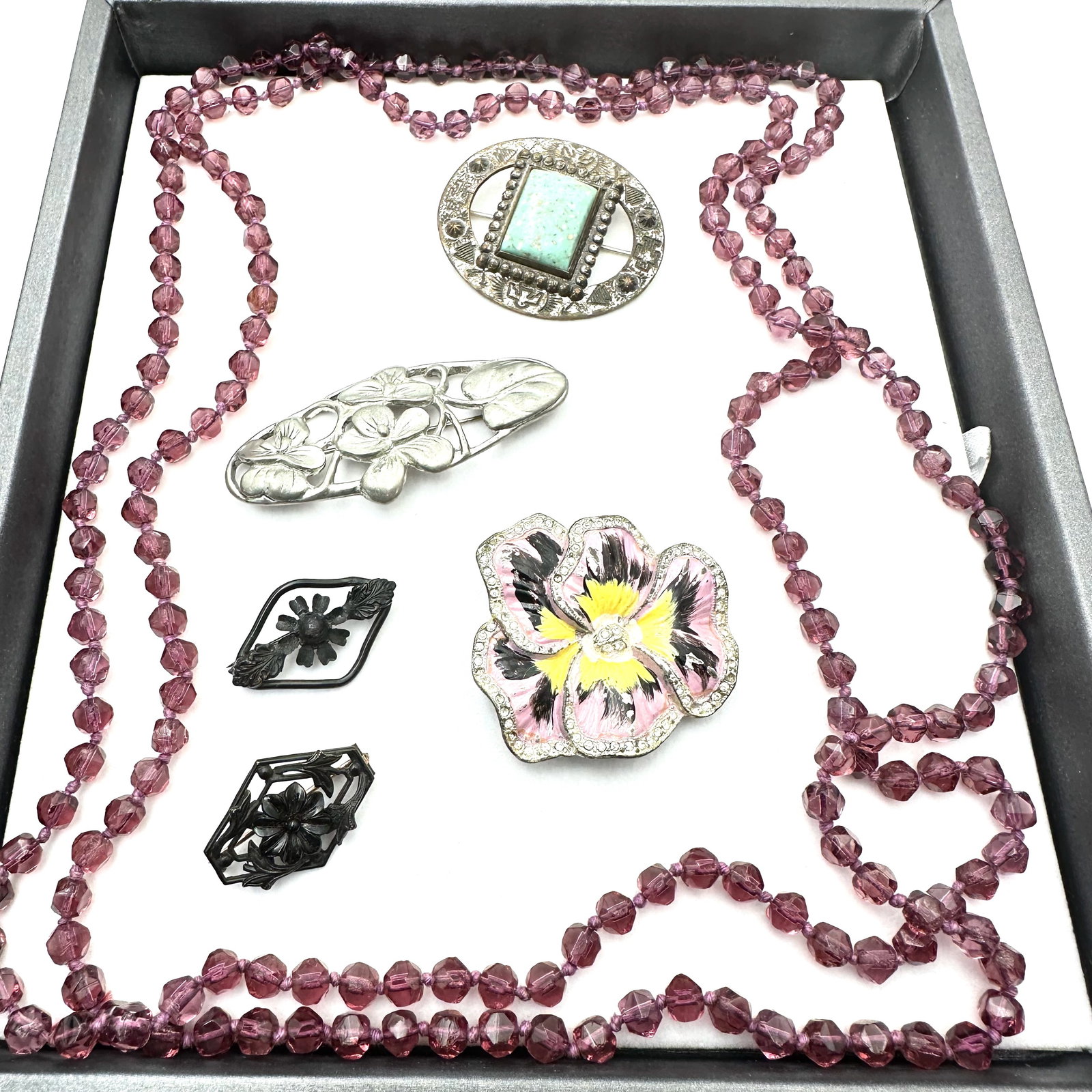 Jewelry Group Vintage Pot Metal Rhinestone Brooches Fur Clip Flapper Purple Glass Necklace: Jewelry Group Vintage Pot Metal Rhinestone Brooches Fur Clip Flapper Purple Glass Necklace