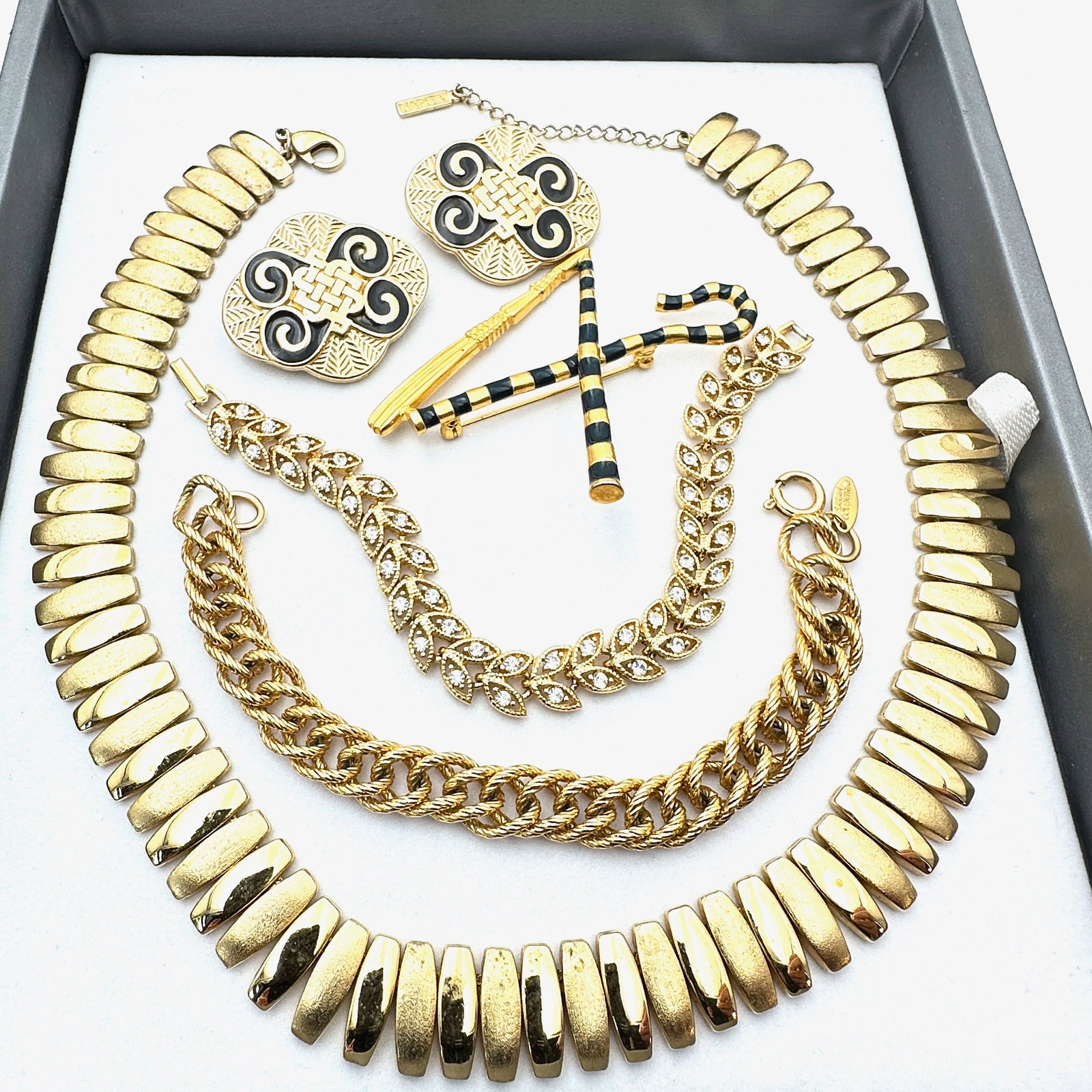 Jewelry Group Vintage Gold Tone Napier Necklace Rhinestone Bracelets MMA Brooch Earrings: Jewelry Group Vintage Gold Tone Napier Necklace Rhinestone Bracelets MMA Brooch Earrings