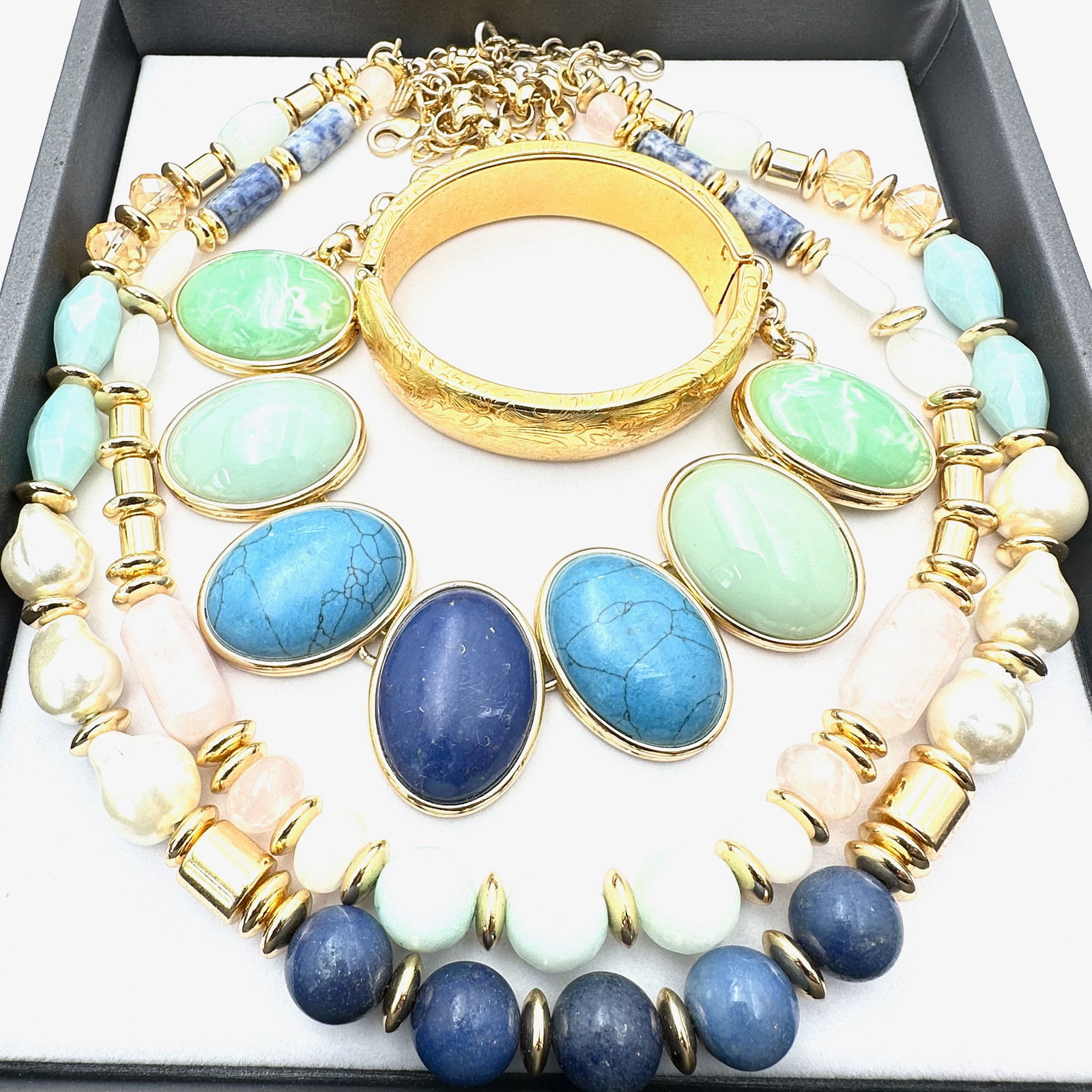 Jewelry Group Vintage Pastel Faux Pearl Stone Necklace Gold Tone Hinged Bangle Bracelet: Jewelry Group Vintage Pastel Faux Pearl Stone Necklace Gold Tone Hinged Bangle Bracelet