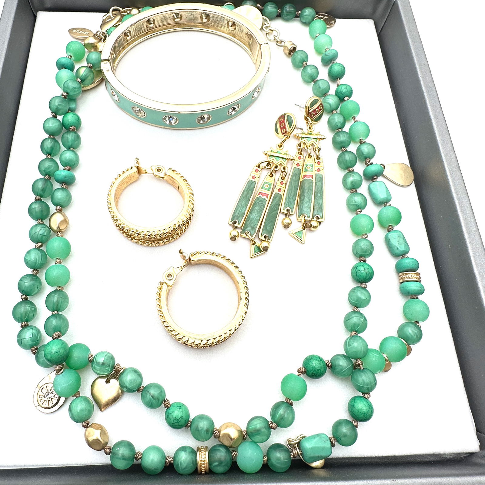 Jewelry Group Vintage Green Glass Bead Necklace Chandelier Earrings Hinged Bangle Bracelet: Jewelry Group Vintage Green Glass Bead Necklace Chandelier Earrings Hinged Bangle Bracelet