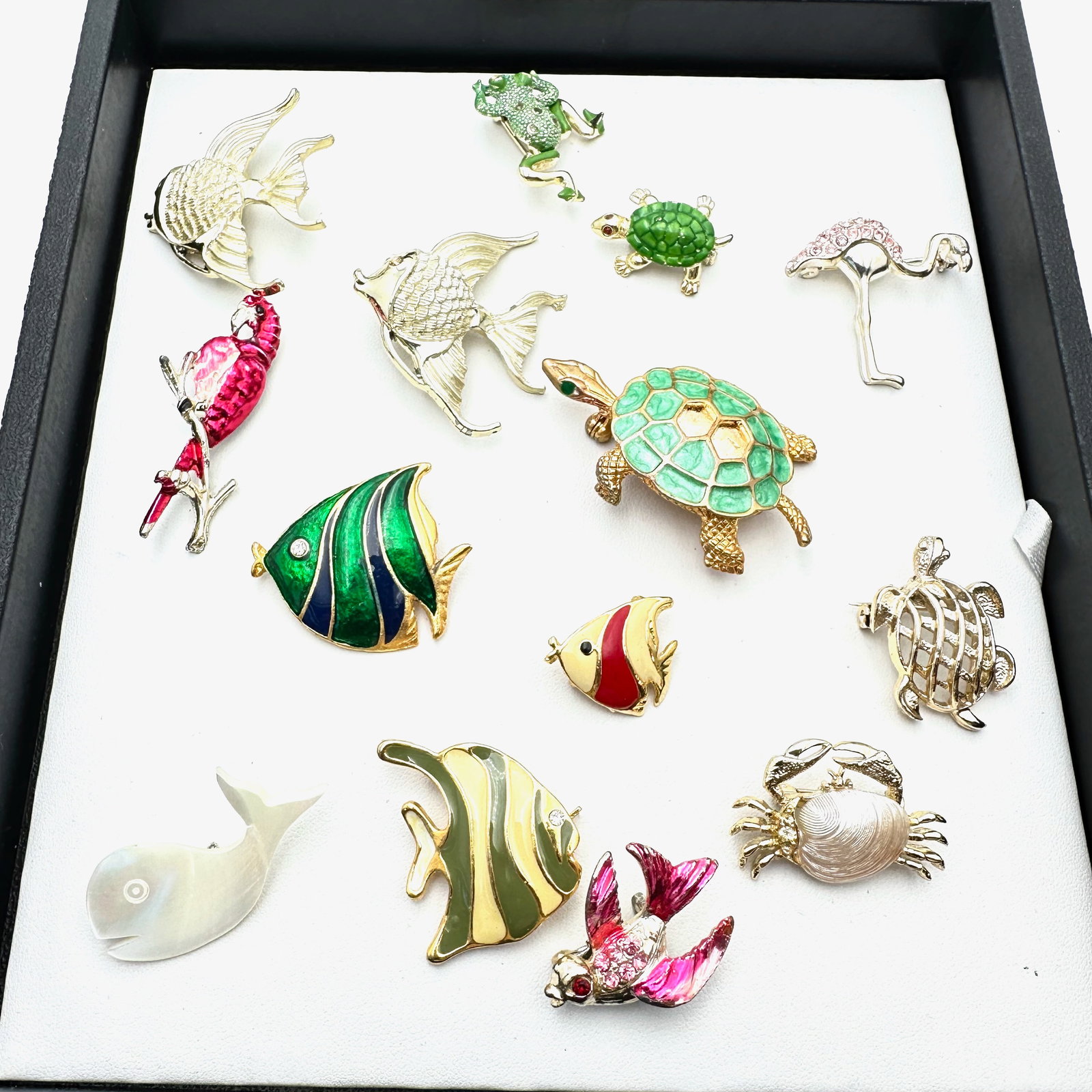 Jewelry Group Vintage Figural Brooches Pins Fish Turtle Whale Parrot Bird Frog: Jewelry Group Vintage Figural Brooches Pins Fish Turtle Whale Parrot Bird Frog