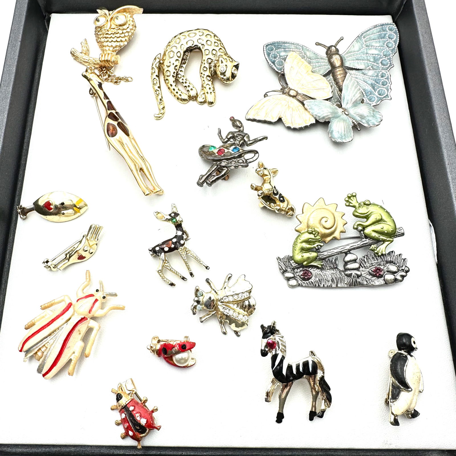 Jewelry Group Vintage Figural Brooches Pins Butterfly Owl Frog Cat Zebra (1 of 2)