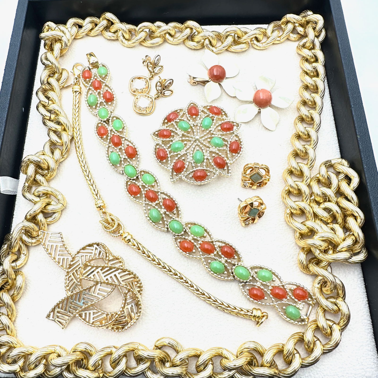 Jewelry Group Vintage Sarah Coventry Bracelet Brooch Enamel Flower Earrings Gold Tone Necklace (1 of 2)