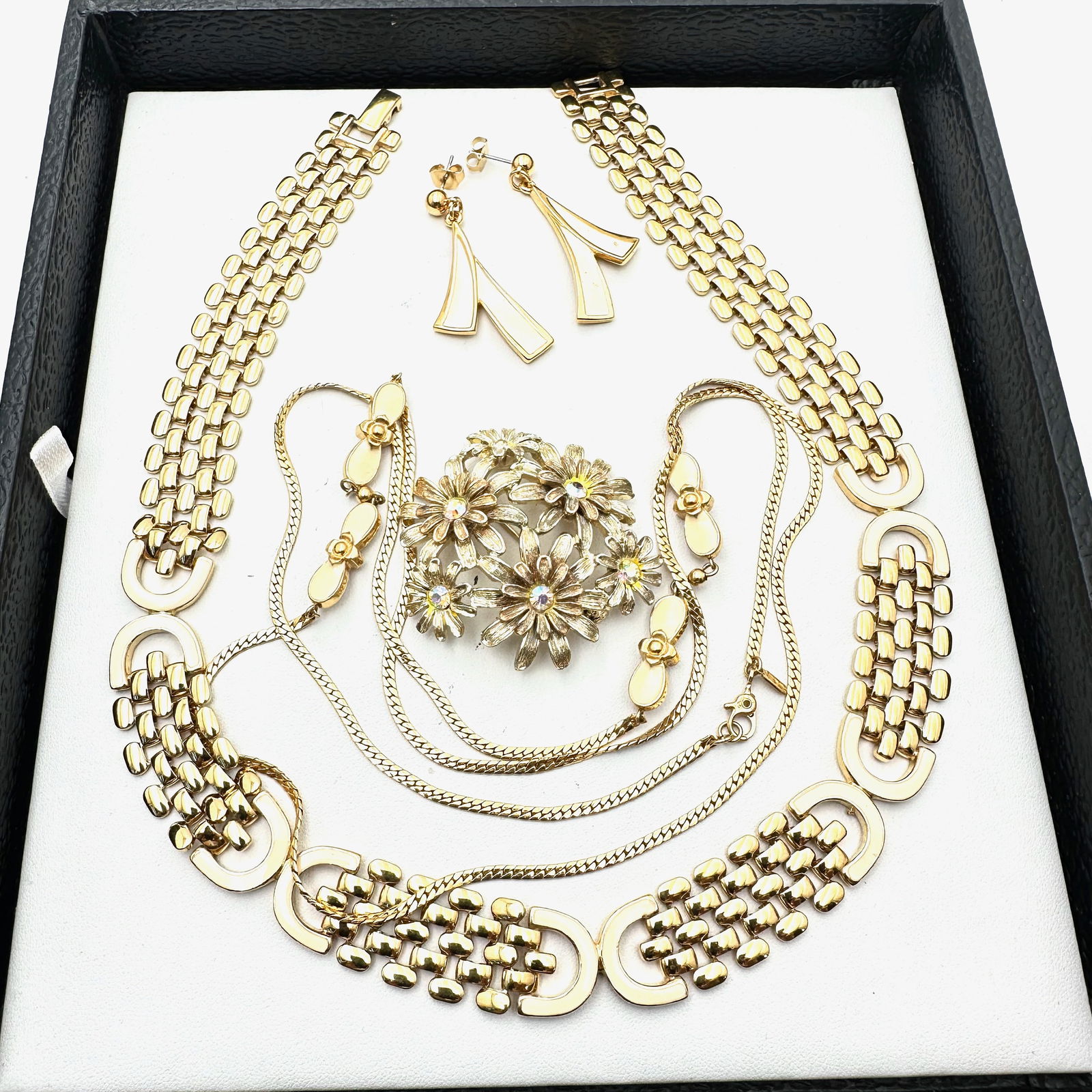 Jewelry Group Kramer Rhinestone Gold Tone Brooch Off White Enamel Necklaces Earrings (1 of 2)