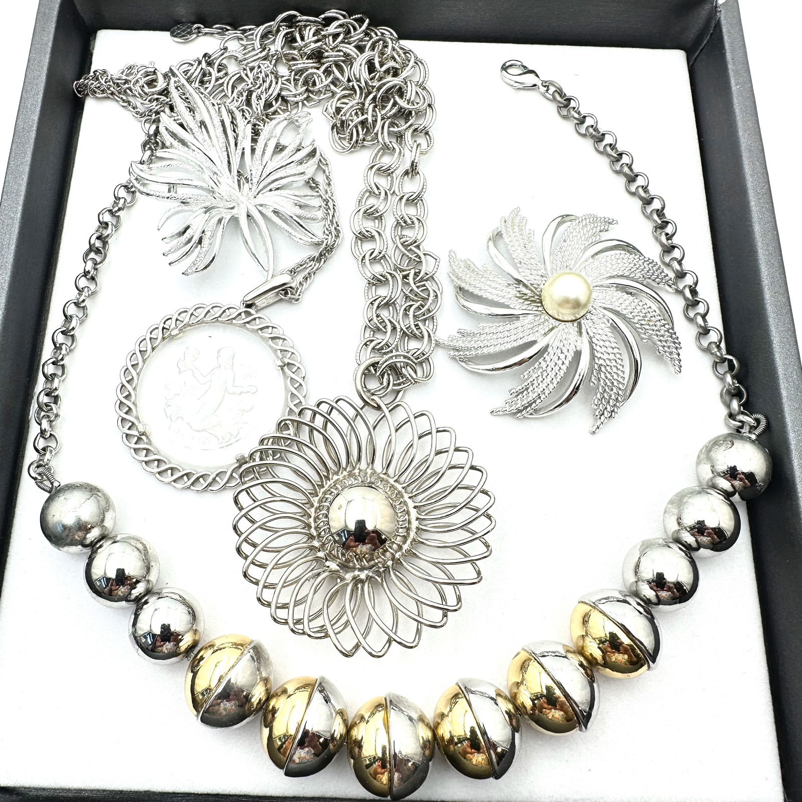 Jewelry Group Trifari Horoscope Necklace Silver Tone Brooches Necklaces Pendants: Jewelry Group Trifari Horoscope Necklace Silver Tone Brooches Necklaces Pendants