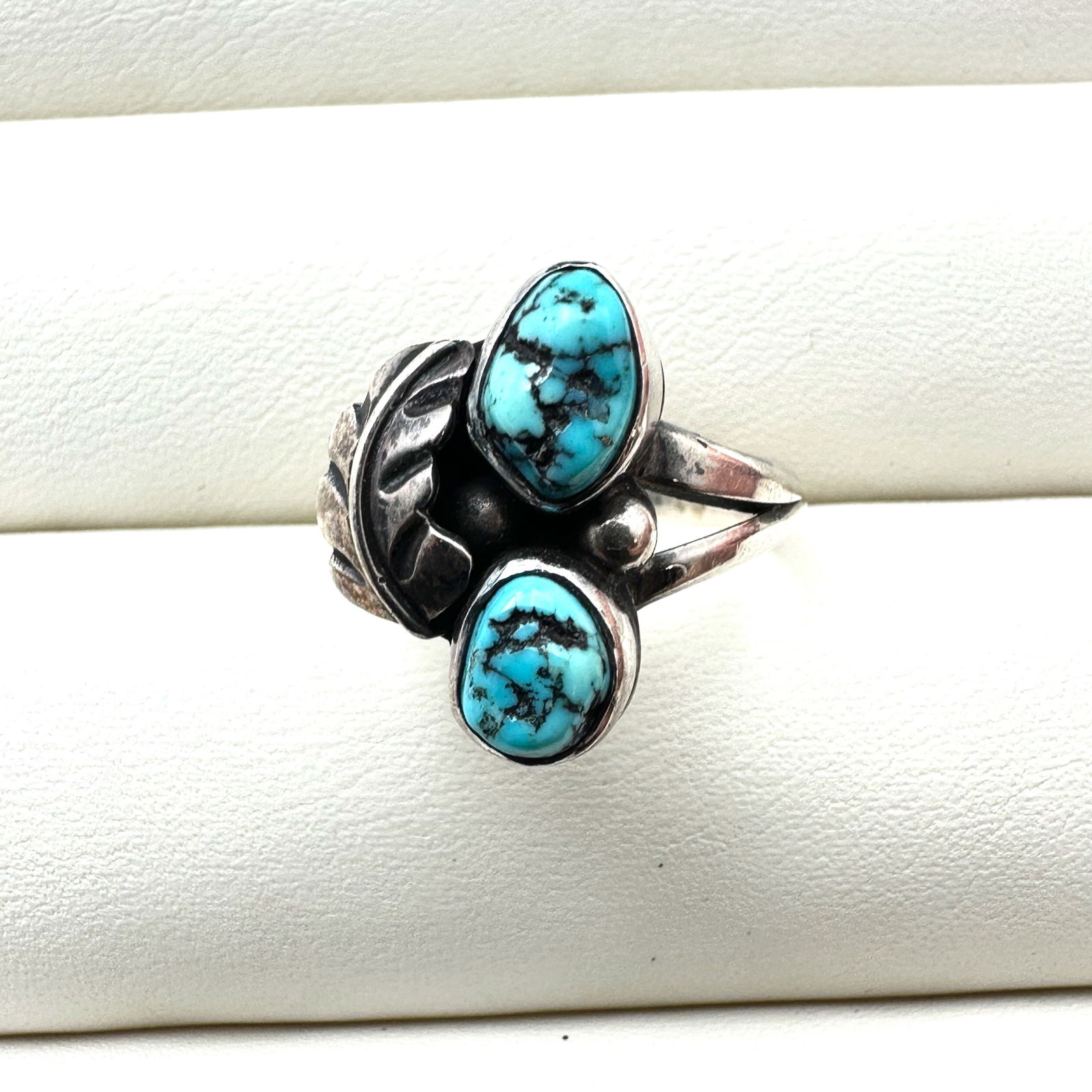 Vintage Native American Turquoise Sterling Silver Ring Size 5.5 Petite Size (1 of 2)