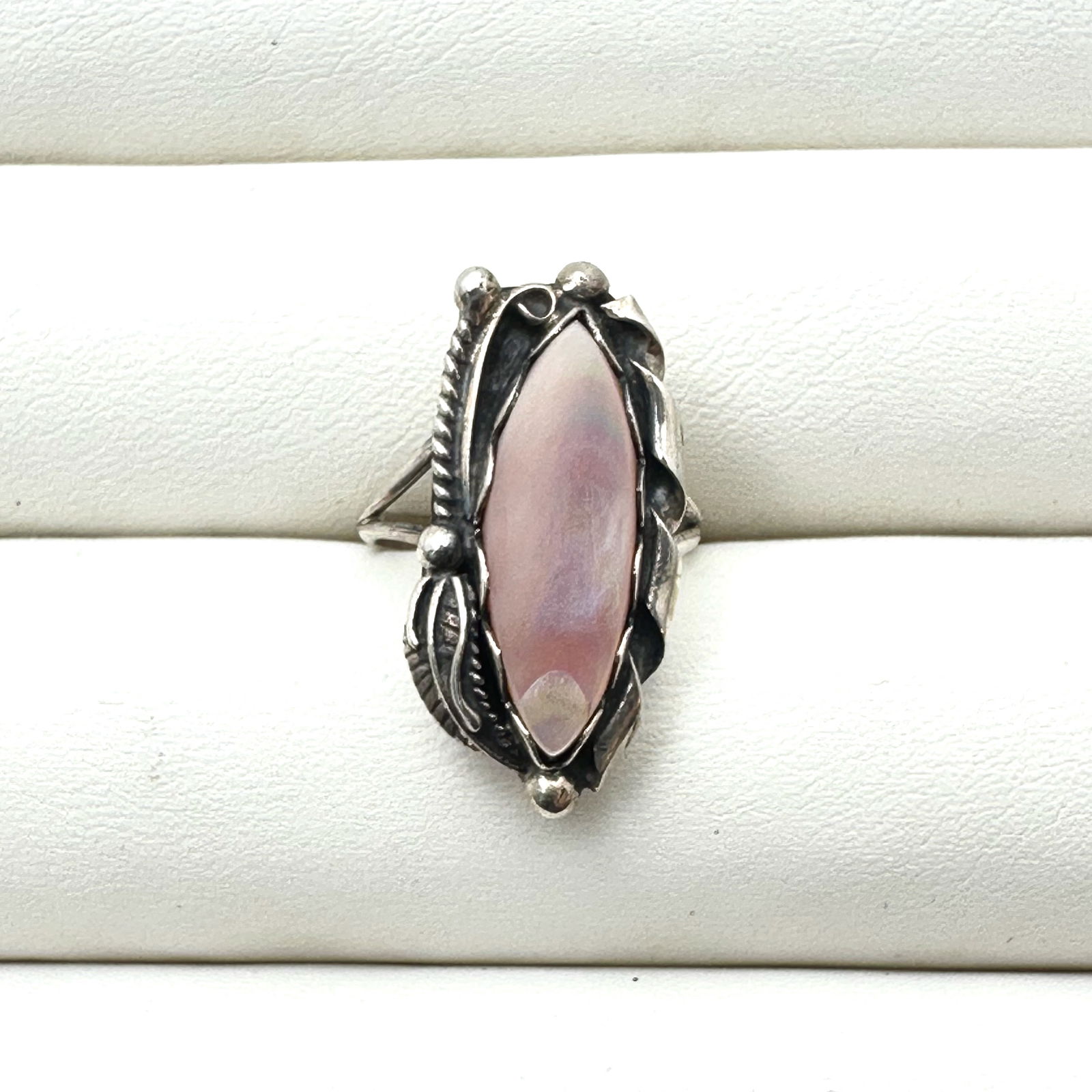 Vintage American Southwest Pink Pearl Sterling Silver Ring Size 5 Petite Size (1 of 2)