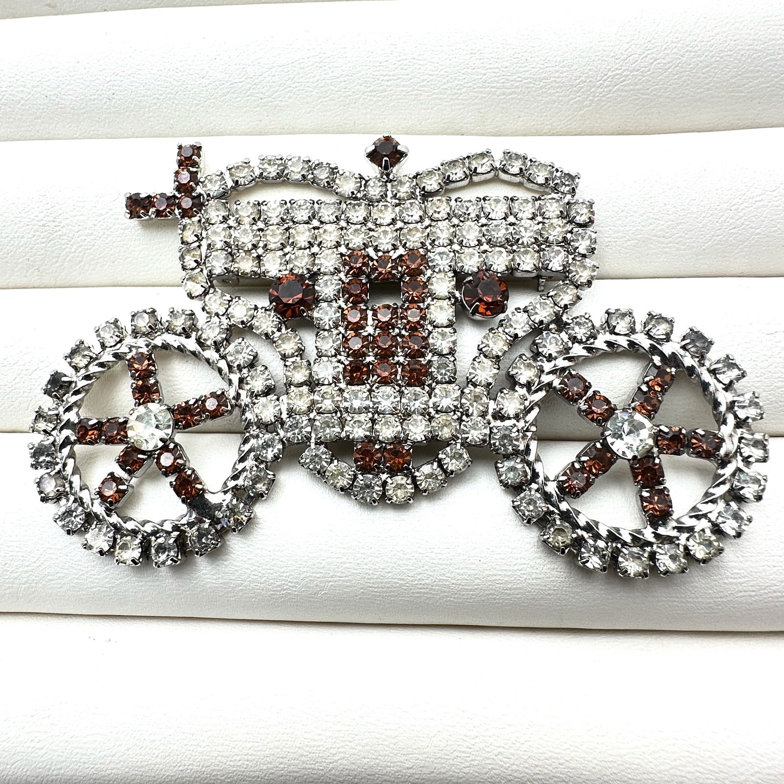 Vintage Glass Rhinestone Stage Coach Silver Tone Brooch Pin 3 Inch Unique (1 of 2)
