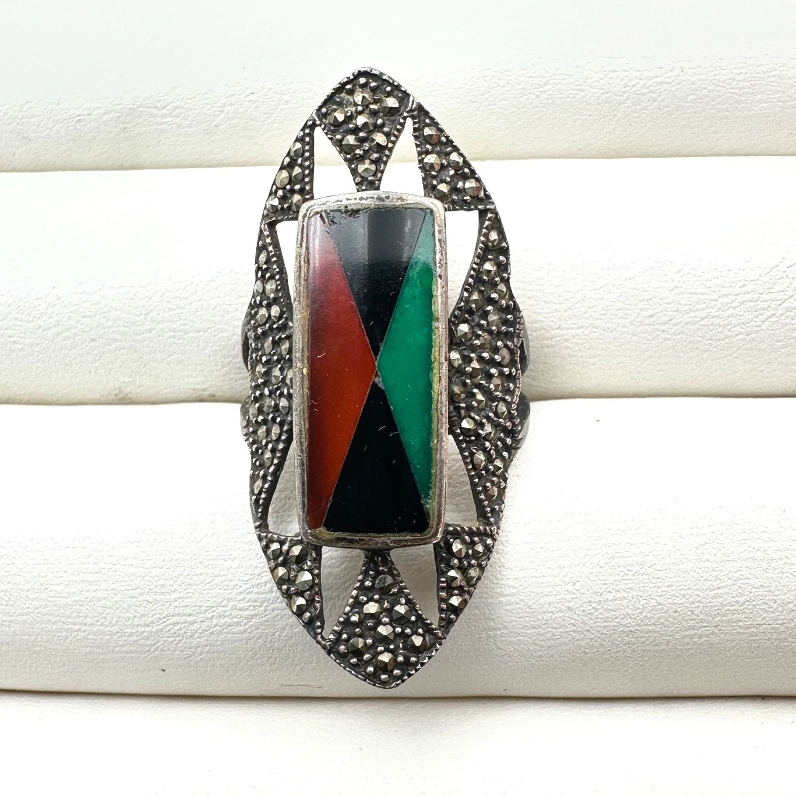 Vintage Marcasite Sterling Silver Ring Size 8 Inlay Gemstone Weight 7.5 Grams: Vintage Marcasite Sterling Silver Ring Size 8 Inlay Gemstone Weight 7.5 Grams