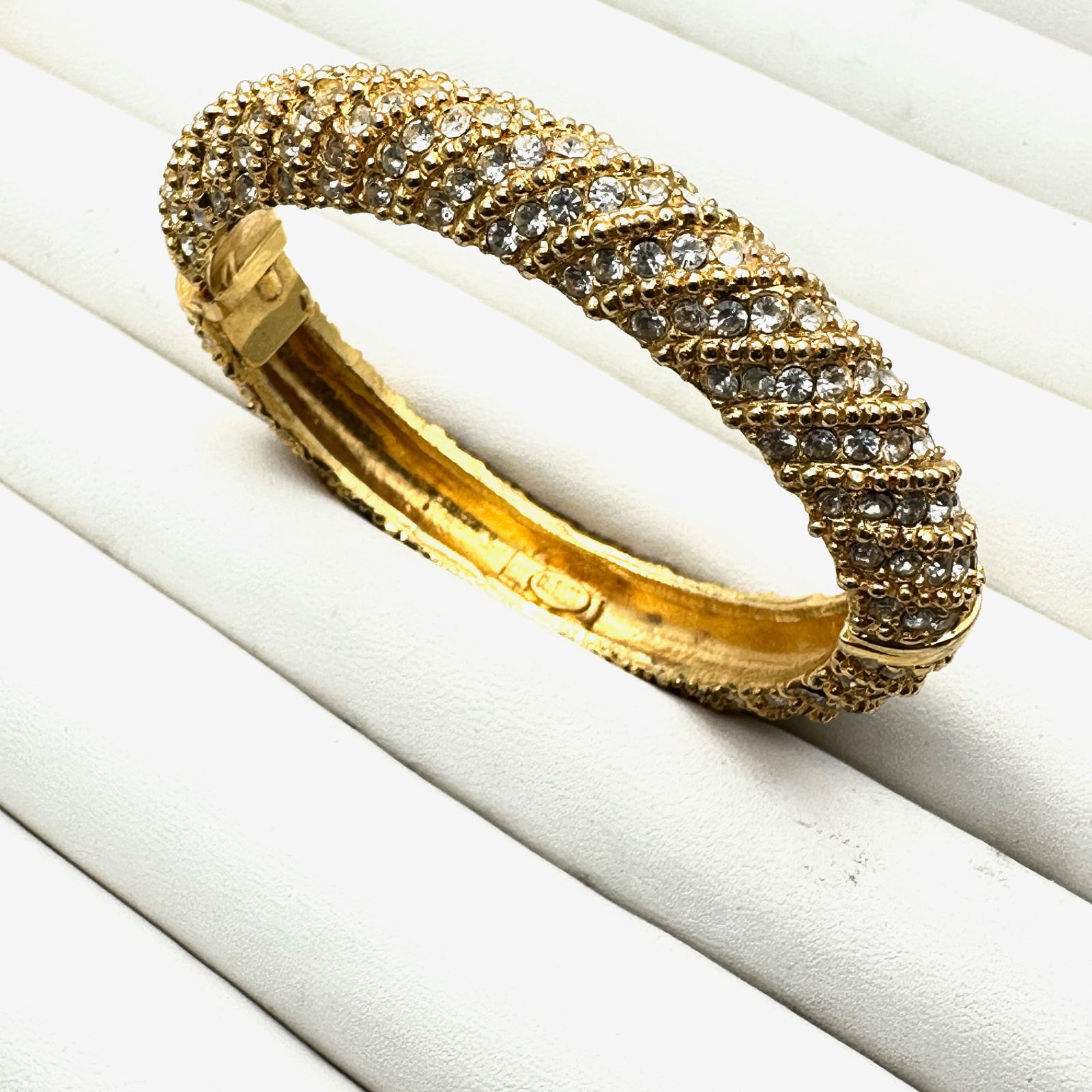 Vintage Nolan Miller Clear Crystal Gold Tone Hinged Bangle Bracelet 6 Inch (1 of 2)