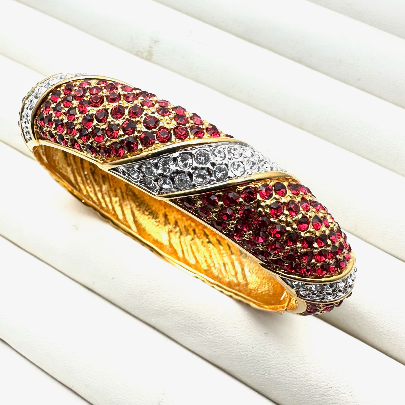 Camrose And Kross JBK Jackie Kennedy Replica Crystal Gold Tone Hinged Bangle Bracelet 6.5 Inch (1 of 2)