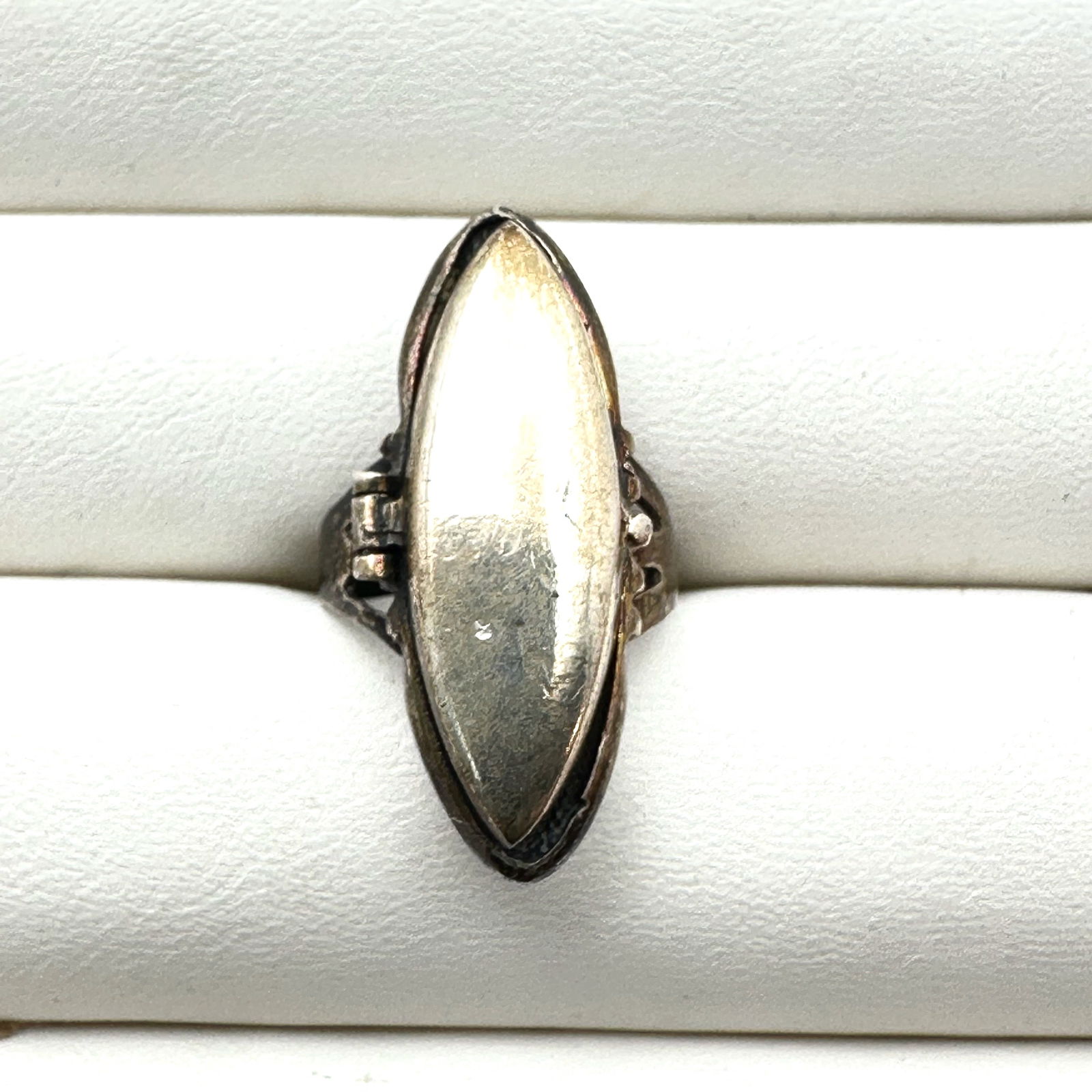 Vintage Native American Sterling Silver Poison Ring Size 7 Weight 6 Grams (1 of 2)