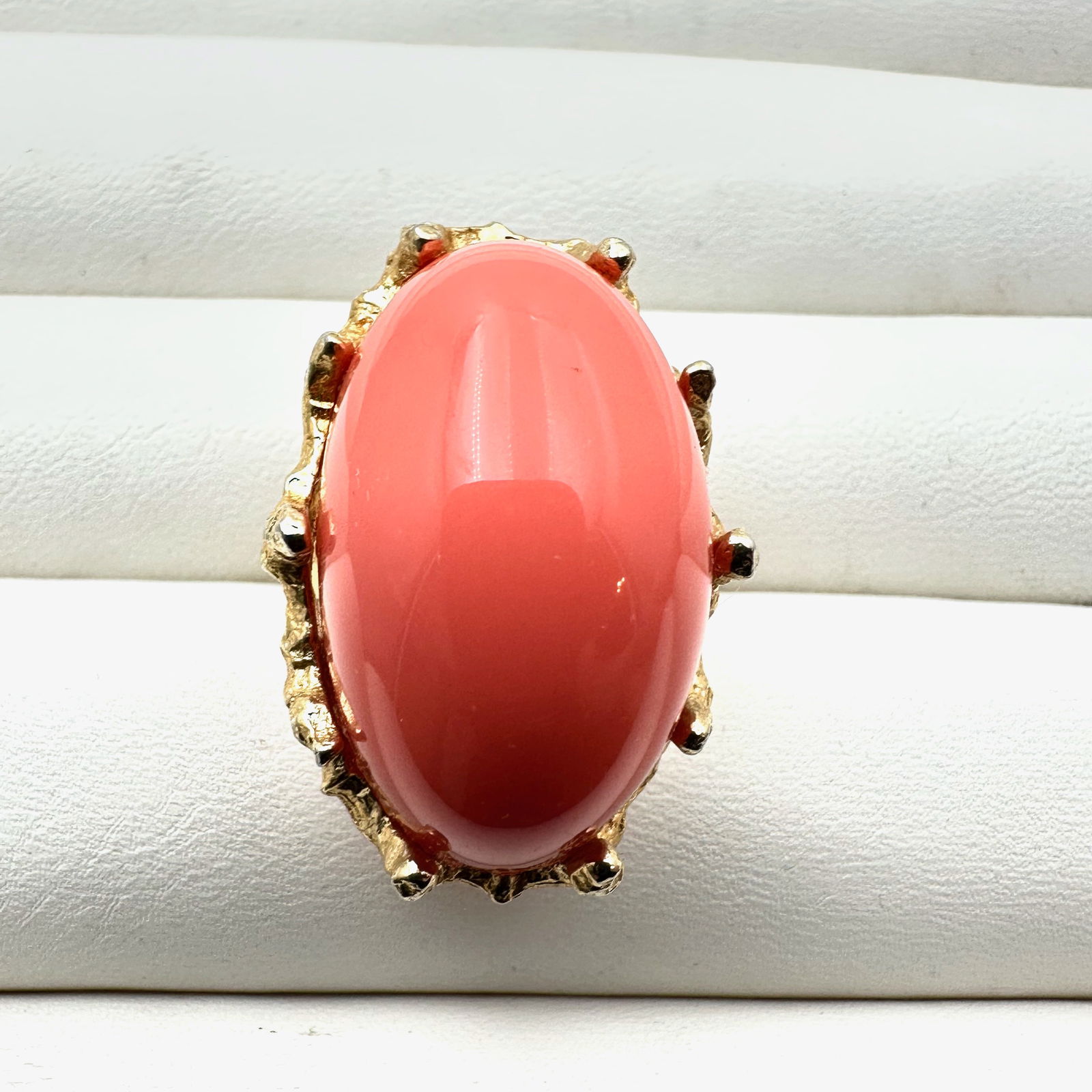 Vintage Faux Coral Domed Gold Tone Costume Ring Adjustable Size, Set at Size 9 (1 of 2)
