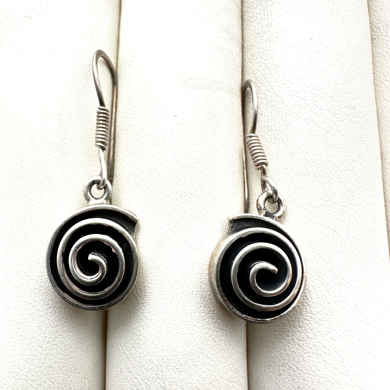 Vintage Mexico Sterling Silver Earrings 1.5 Inch Length Weight 9 Grams (1 of 2)