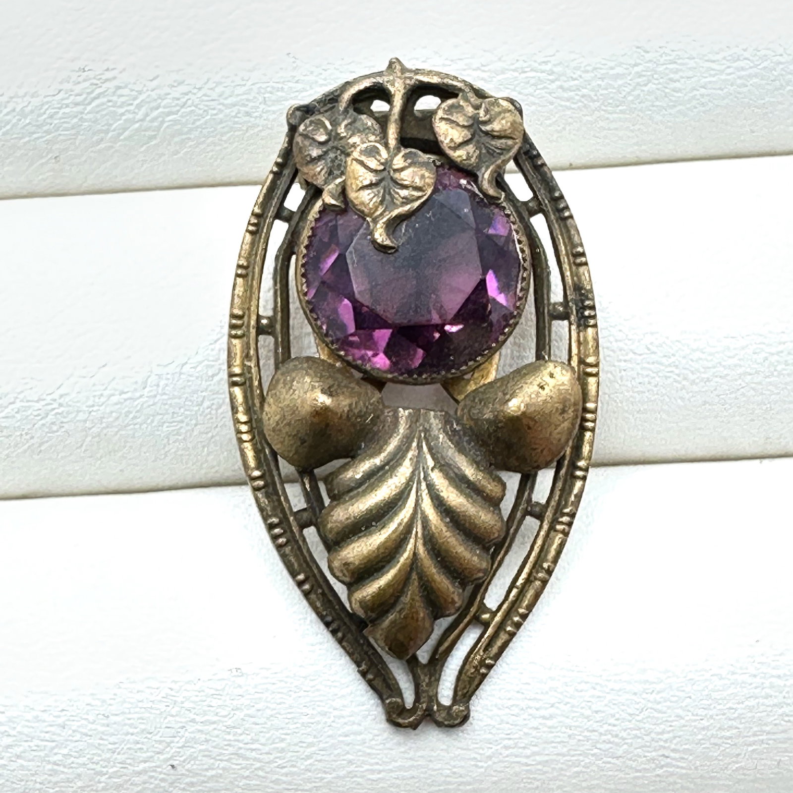 Antique Vintage Purple Czech Glass Gold tone Fur Dress Clip 1.5 Inch: Antique Vintage Purple Czech Glass Gold tone Fur Dress Clip 1.5 Inch