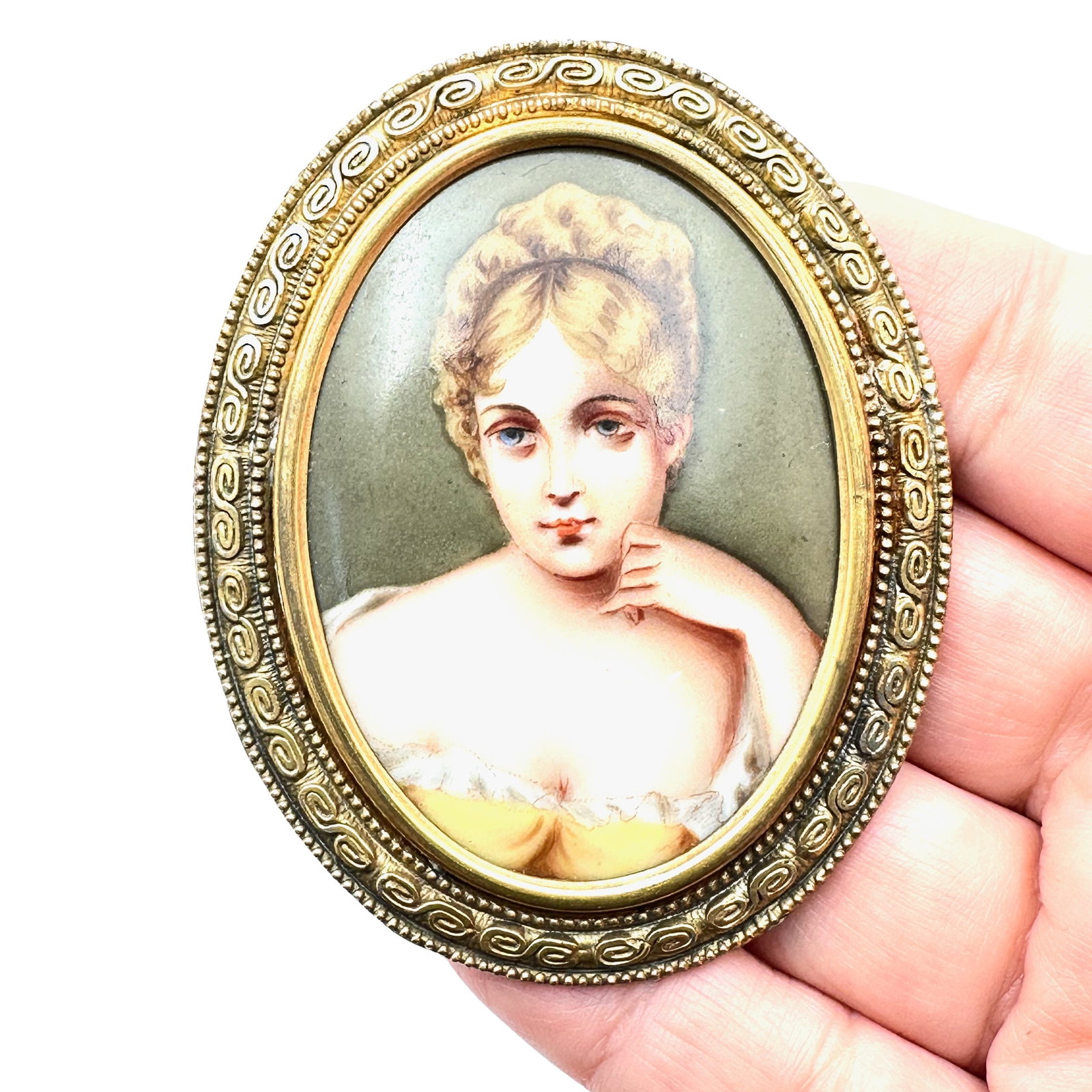 Antique Stunning 3 Inch Hand Painted Portrait of Lady in Yellow Dress Brooch Pin Gold Gilt Frame: Antique Stunning 3 Inch Hand Painted Portrait of Lady in Yellow Dress Brooch Pin Gold Gilt Frame