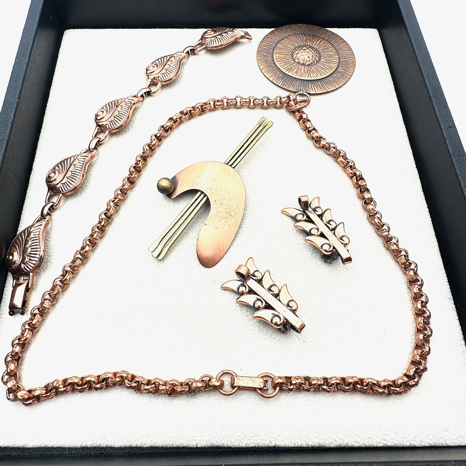 Vintage Copper Jewelry Group Bracelet Pendant Necklace Brooch Earrings: Vintage Copper Jewelry Group Bracelet Pendant Necklace Brooch Earrings