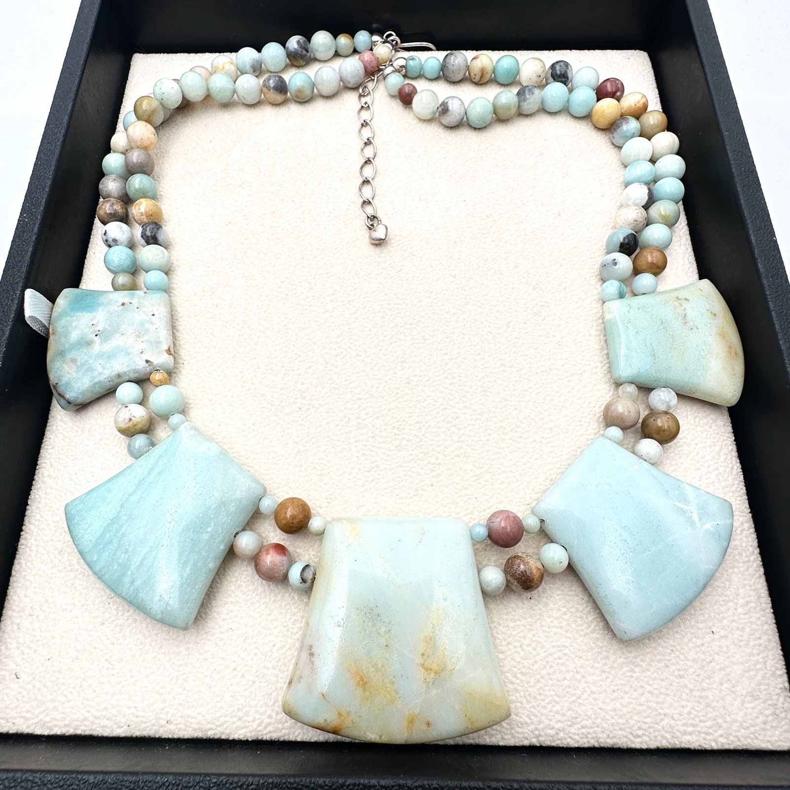 Jay King Mine Finds Green Beige Gemstone Statement Necklace 16 to 18 Inch: Jay King Mine Finds Green Beige Gemstone Statement Necklace 16 to 18 Inch