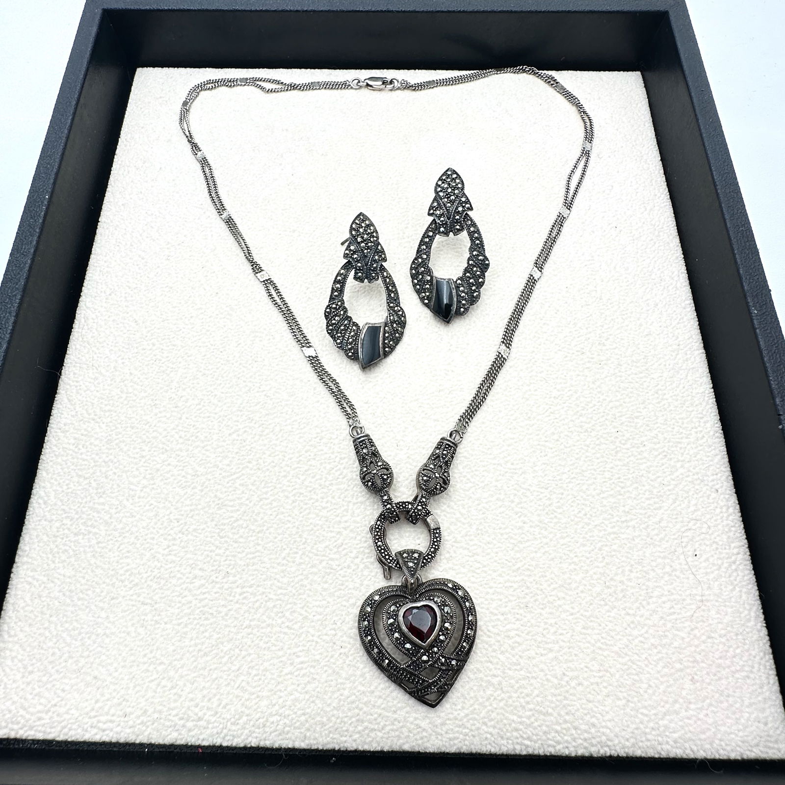Vintage Sterling Silver Marcasite Onyx Heart Pendant 16 Inch Necklace Pierced Earrings Set 26 Grams (1 of 2)