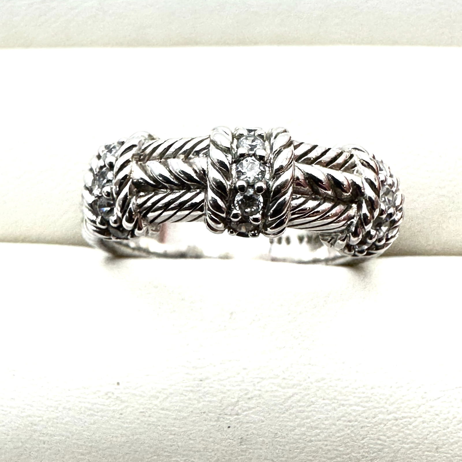 Judith Ripka Clear Cubic Zirconia Sterling Silver Ring Size 9 Weight 8.8 Grams (1 of 2)