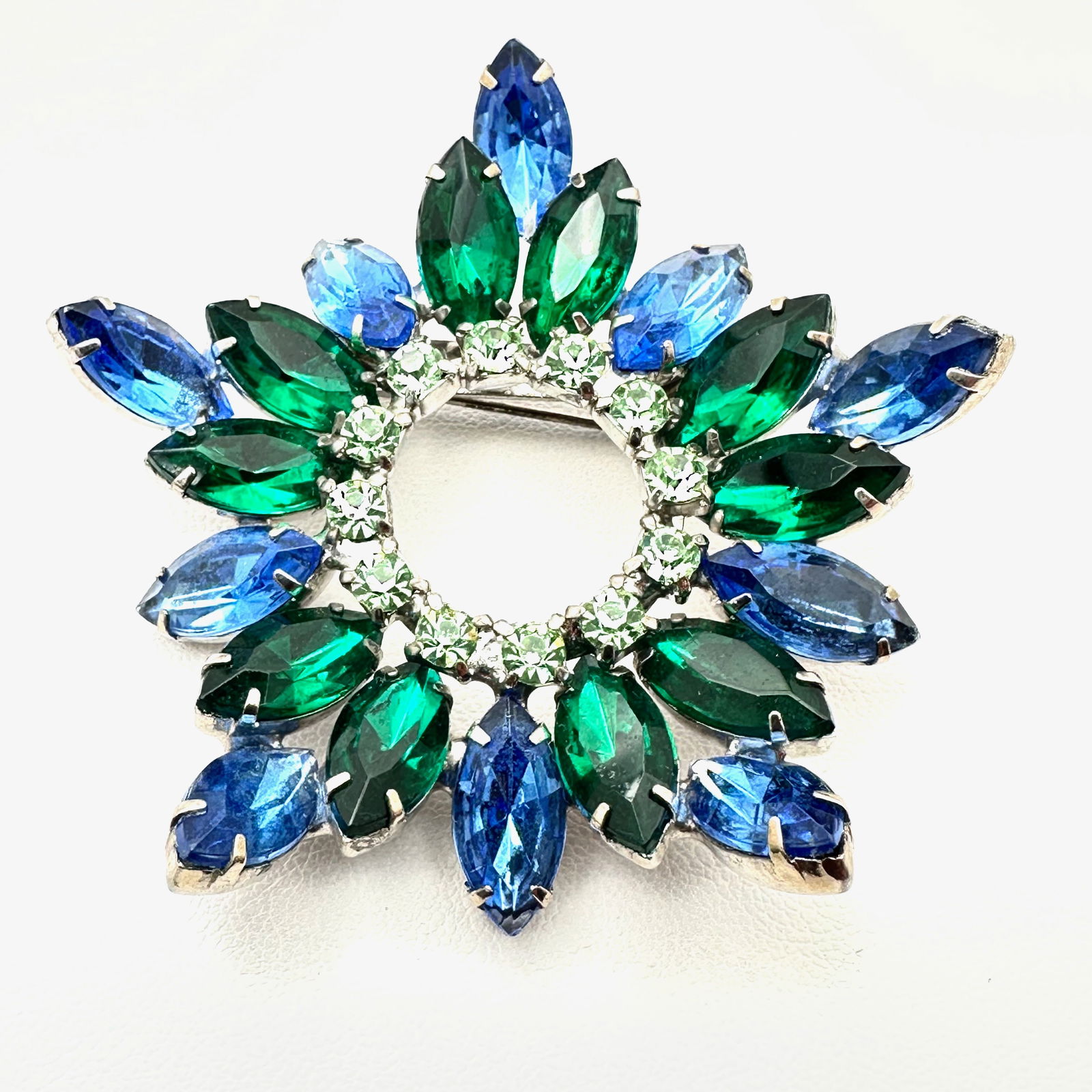 Vintage High End Green Blue Glass Rhinestone Silver Tone Star Brooch Pin 2.5 Inch (1 of 2)