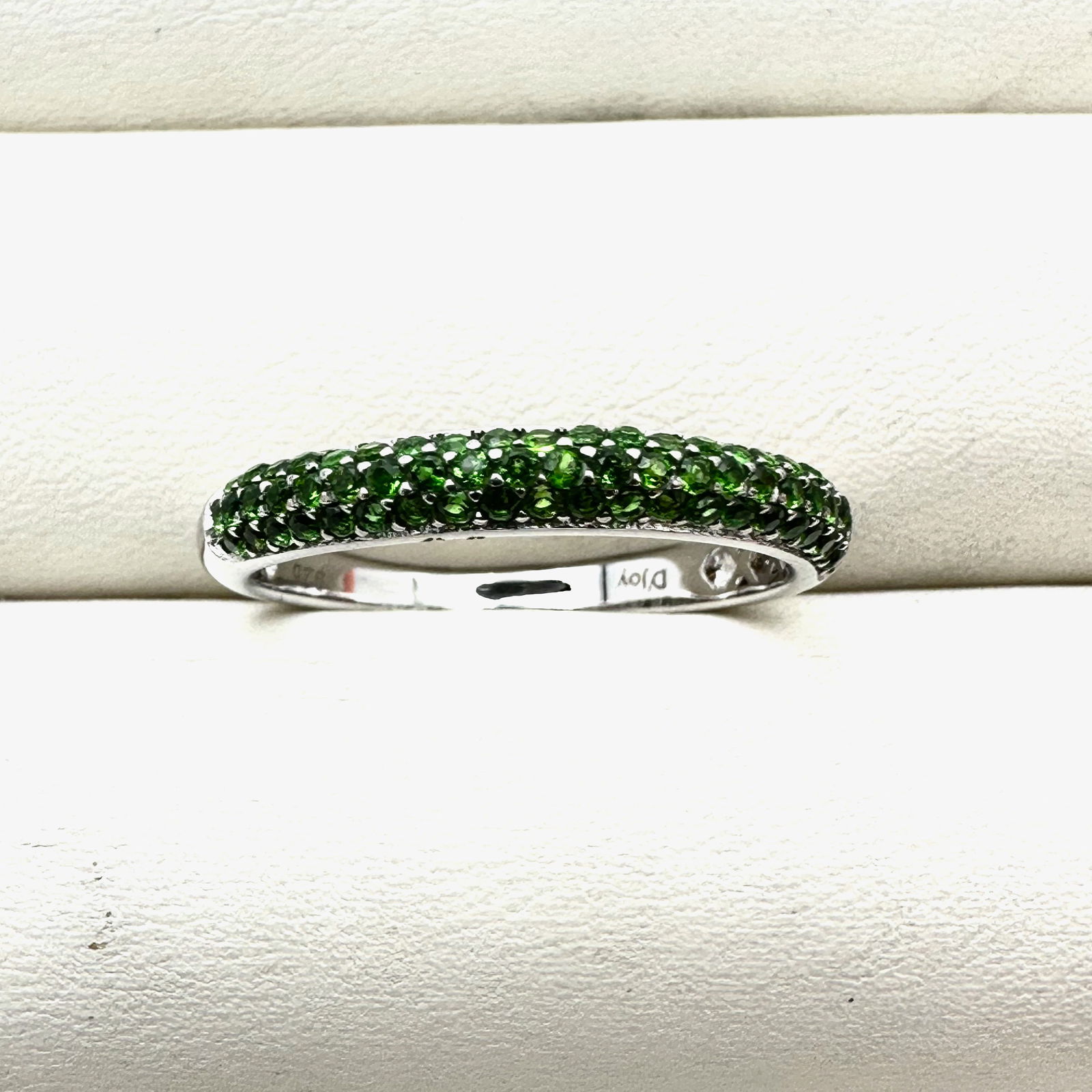Green Chrome Diopside Gemstone Sterling Silver Band Ring Size 10 (1 of 2)