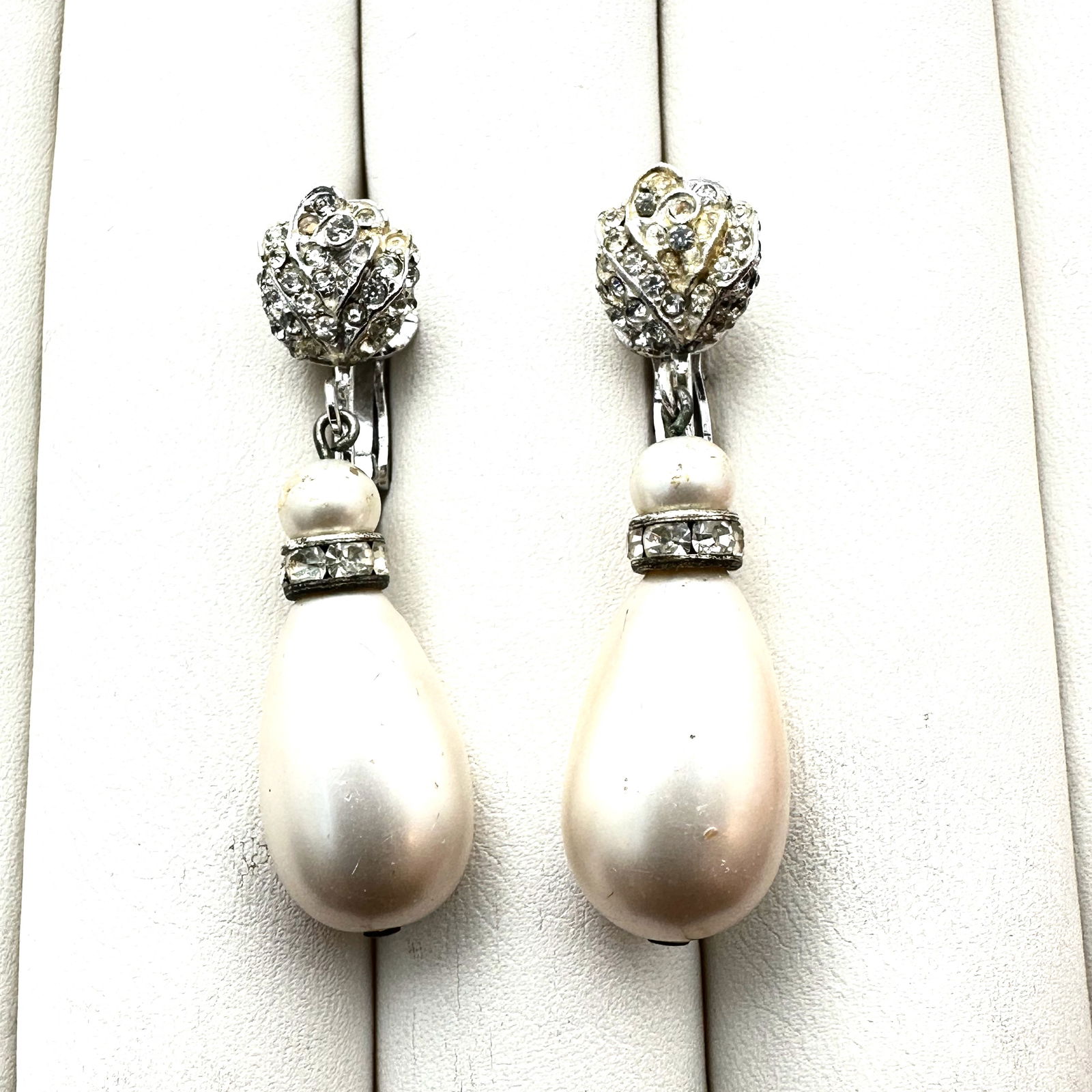 Vintage Vendome Crystal Faux Pearl Silver Tone Chandelier Earrings Clip: Vintage Vendome Crystal Faux Pearl Silver Tone Chandelier Earrings Clip
