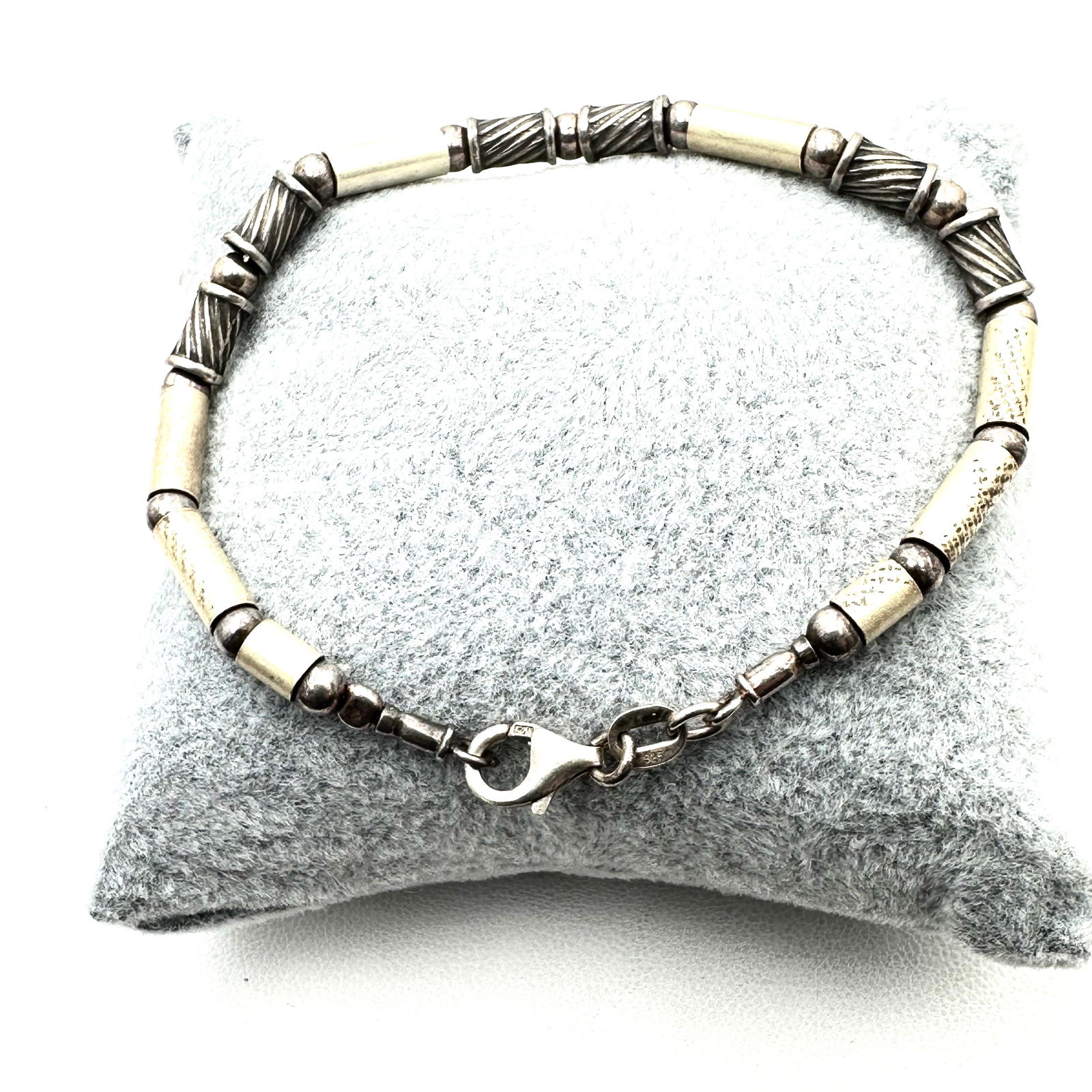 Vintage Sterling Silver Bracelet 7 Inch Length Weight 10 Grams: Vintage Sterling Silver Bracelet 7 Inch Length Weight 10 Grams