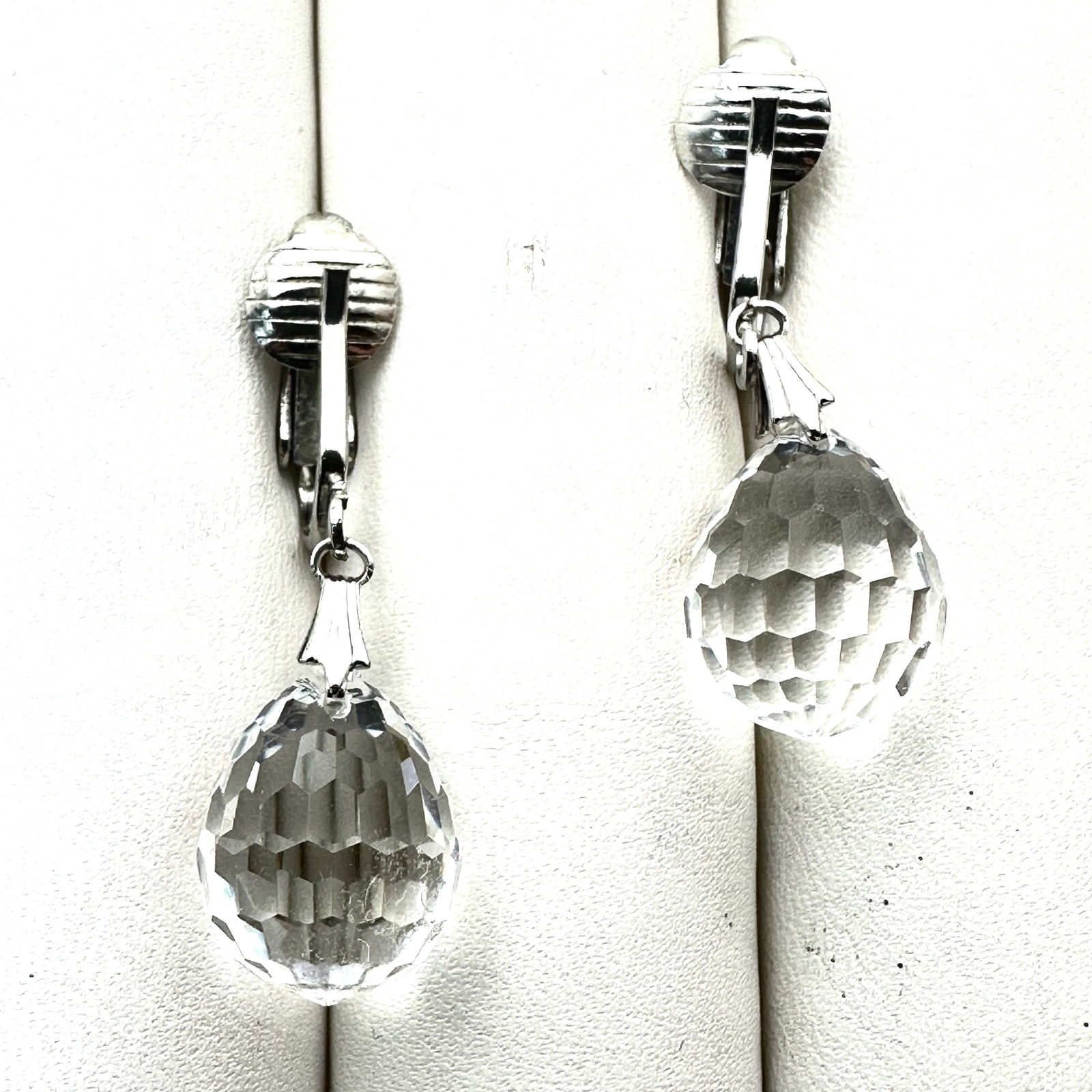 Vintage Crystal Silver Tone Chandelier Earrings Clip: Vintage Crystal Silver Tone Chandelier Earrings Clip