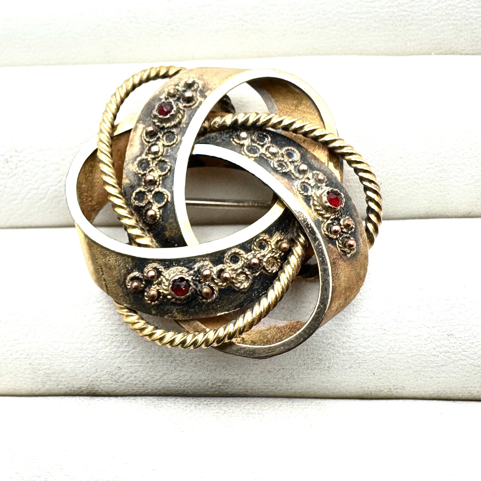 Antique Gold Filled Garnet Brooch Pin 1.5 Inch Pretty Knot Design: Antique Gold Filled Garnet Brooch Pin 1.5 Inch Pretty Knot Design