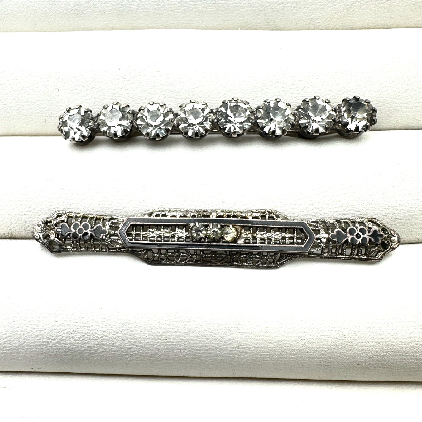 Antique Victorian Group of Brooches Pins Various Sizes: Antique Victorian Group of Brooches Pins Various Sizes