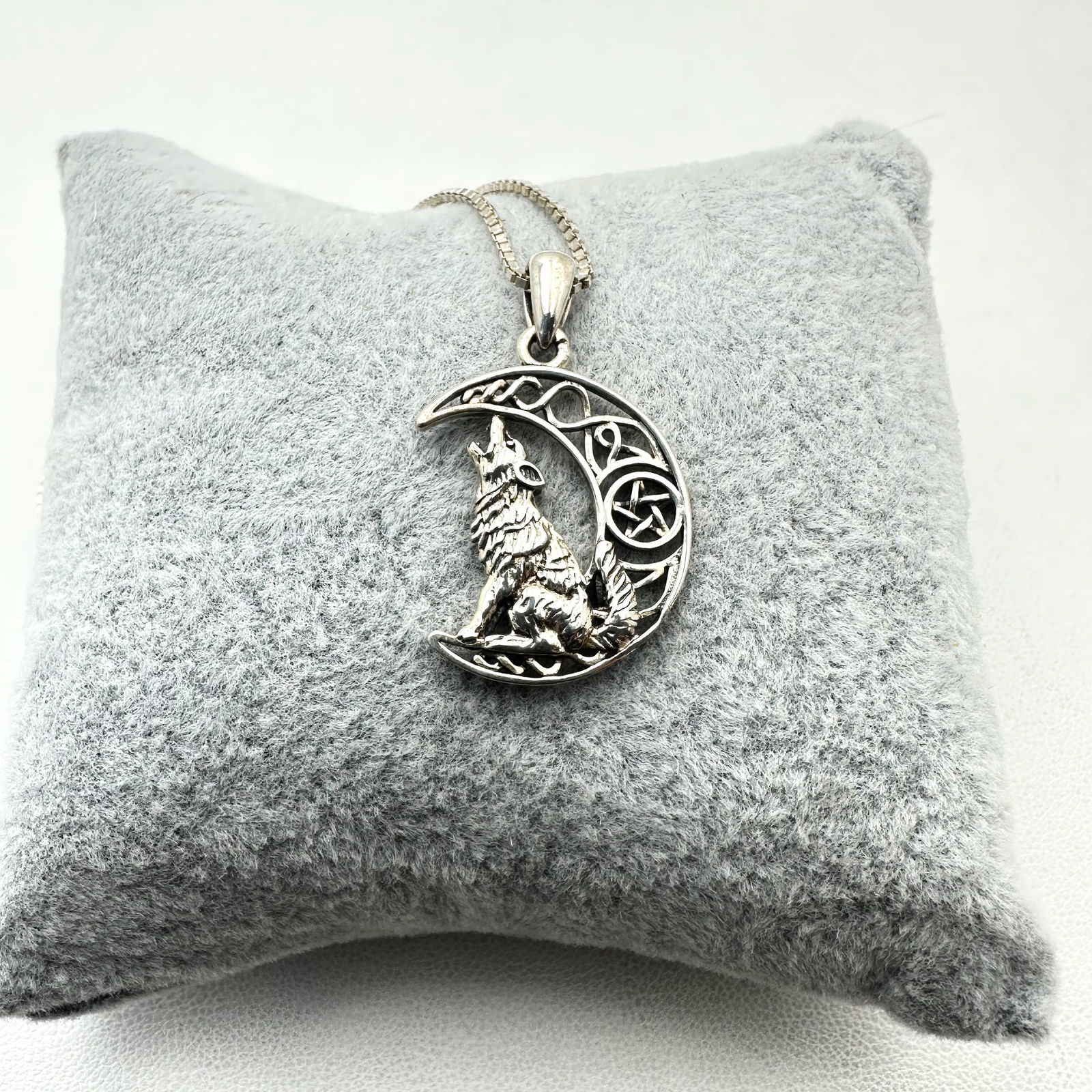 Sterling Silver Pendant Necklace 20 Inch Box Chain Wolf Howling Moon Pendant (1 of 2)