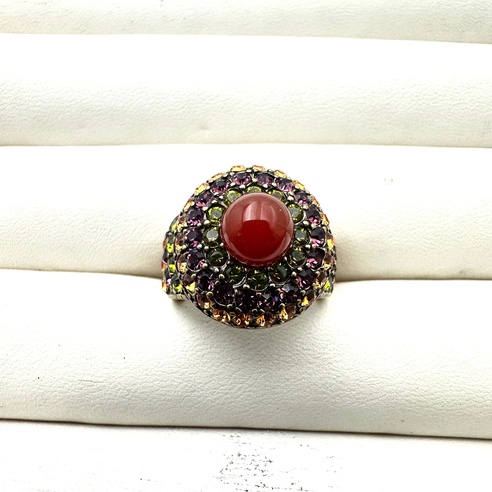 Heidi Daus Red Carnelian Glass Multi Color Crystal Antiqued Gold Tone Ring Size 7 (1 of 2)