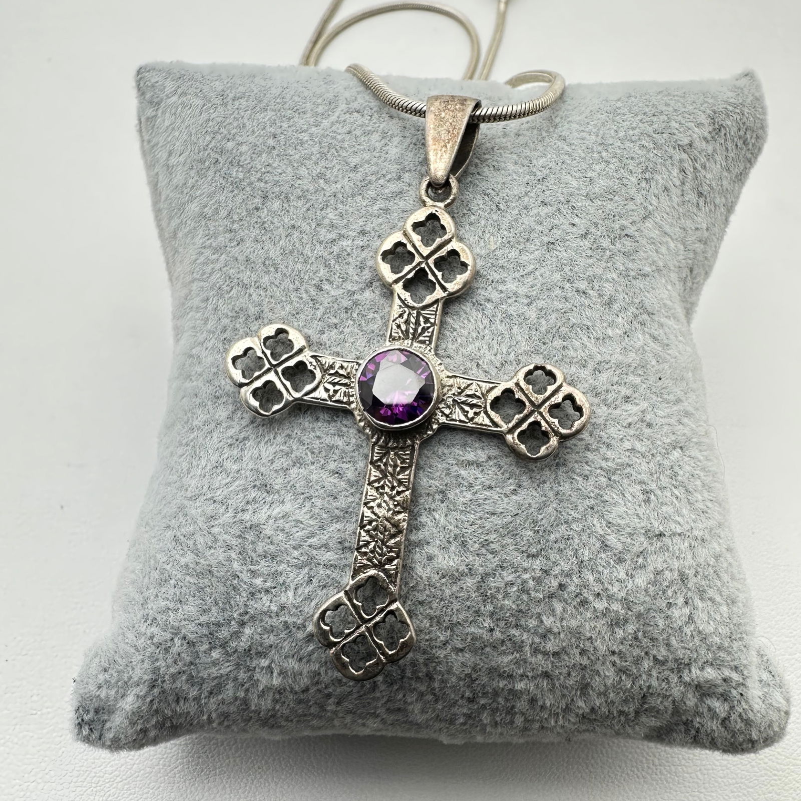 Vintage Purple Crystal Sterling Silver Cross Pendant Necklace 18 Inch Weight 13 Grams (1 of 3)