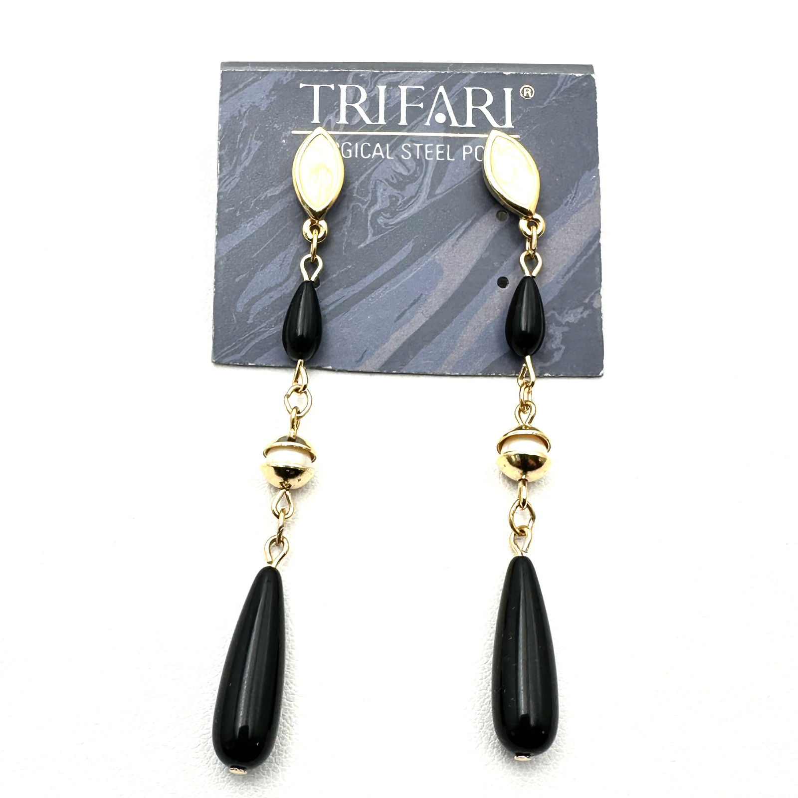 Vintage Trifari Enamel Gold Tone Drop Earrings Pierced Original Card (1 of 2)