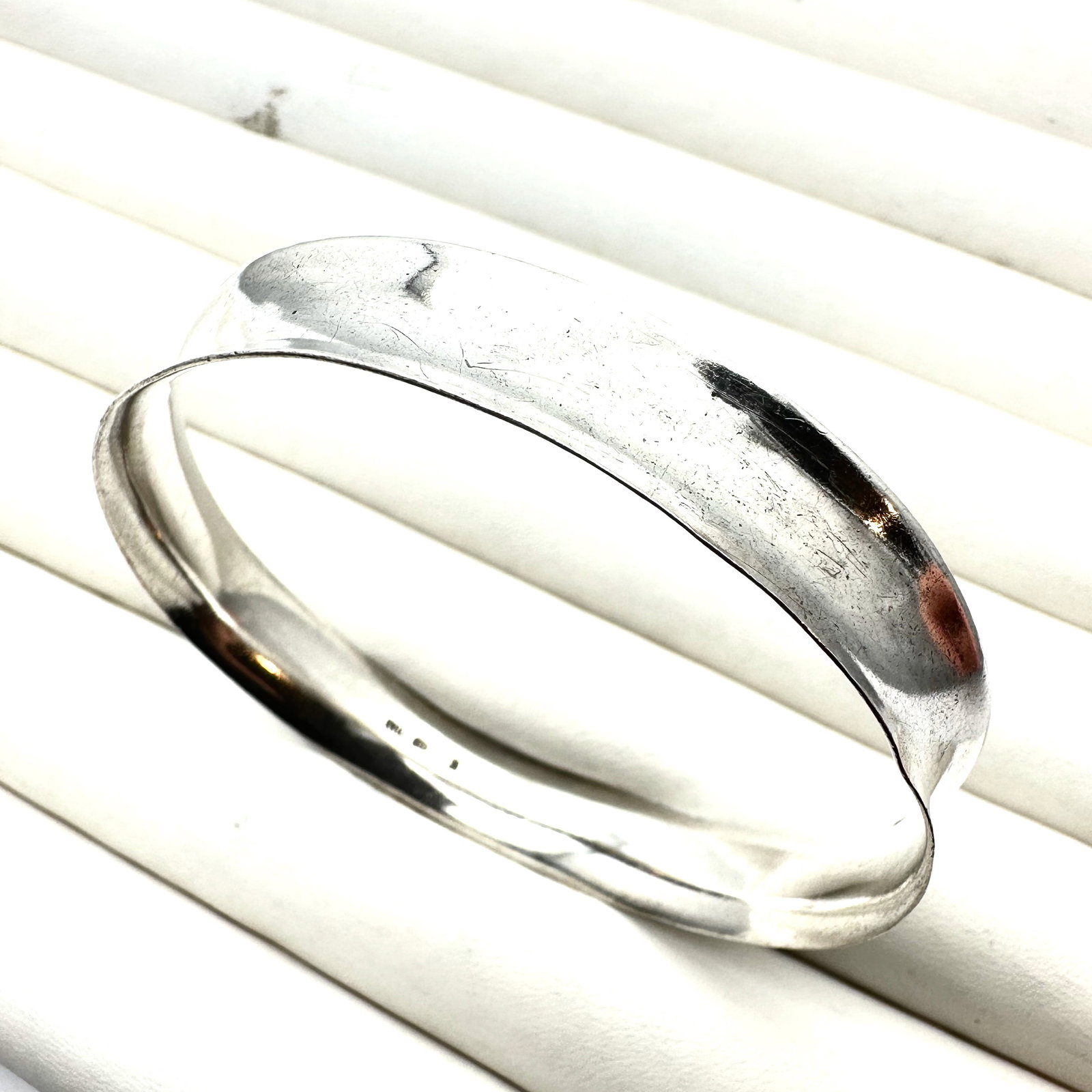 Hallmarked K Sterling Silver Bangle Bracelet 8 Inch Weight 17 Grams: Hallmarked K Sterling Silver Bangle Bracelet 8 Inch Weight 17 Grams