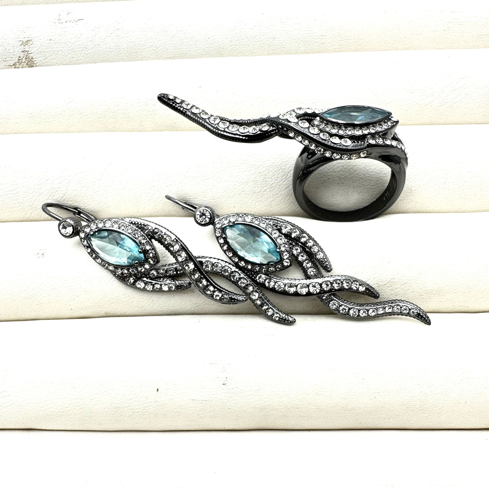 Blue Clear Crystal Black Silver Tone Ring Size 8 Pierced Chandelier Earrings Set Pristine Condition (1 of 2)