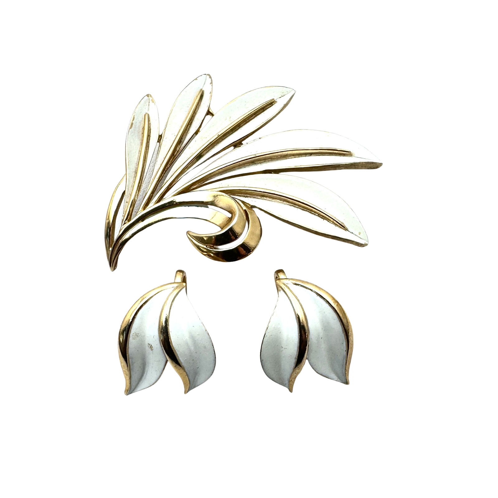 Vintage Trifari White Enamel Gold Tone Brooch Pin Clip Earrings (1 of 2)