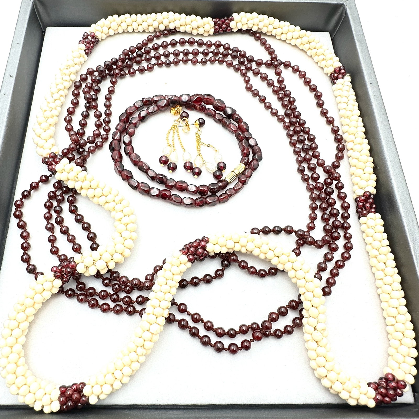 Vintage Group Natural Garnet Jewelry Necklaces Pierced Earrings: Vintage Group Natural Garnet Jewelry Necklaces Pierced Earrings
