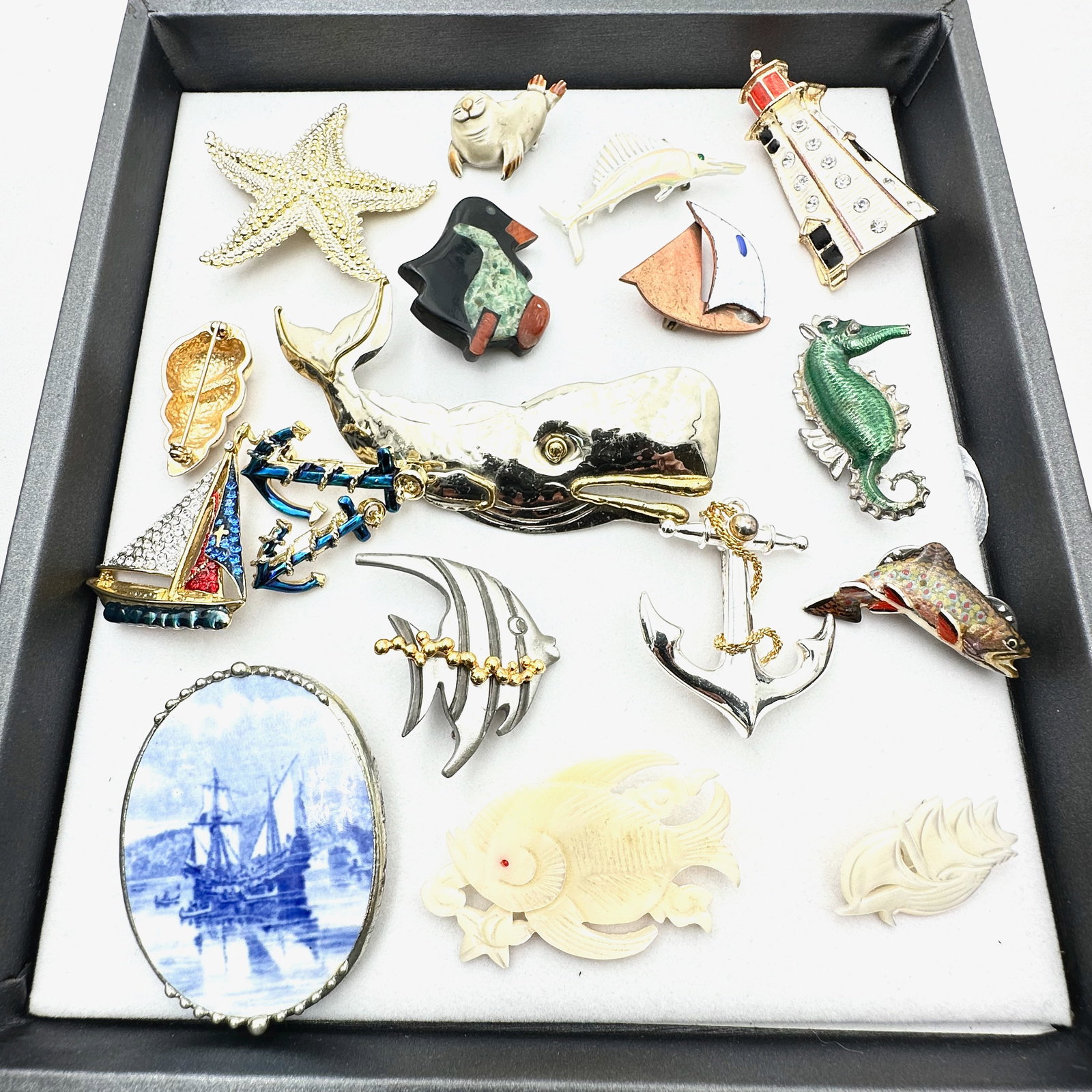 Vintage Lot Figural Brooches Pins Light House Fish Boat Whale: Vintage Lot Figural Brooches Pins Light House Fish Boat Whale