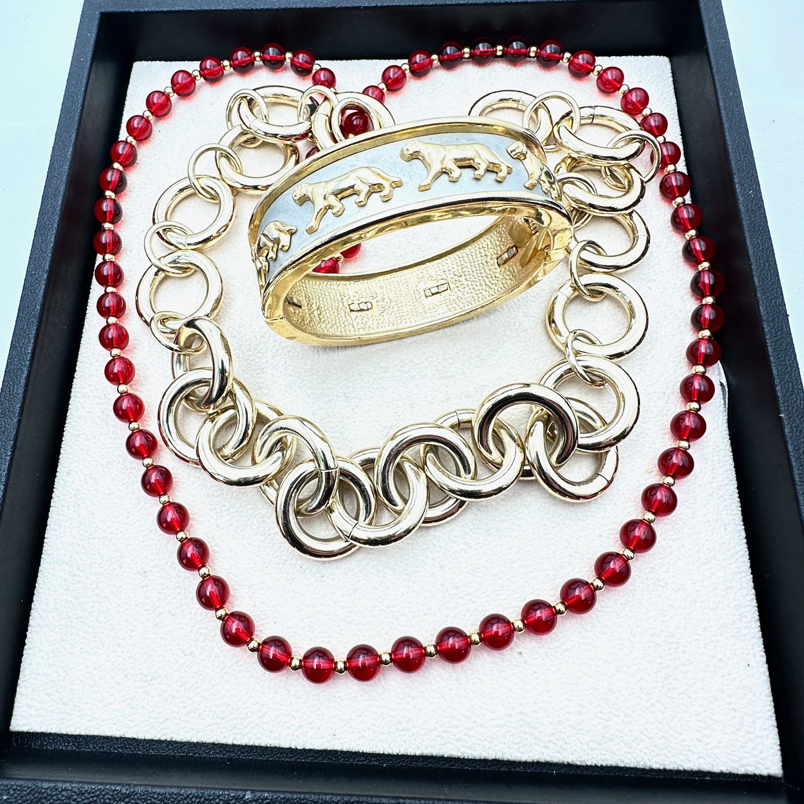 Vintage Jewelry Group Heavy Gold Tone Chain Necklace Red Glass Beads Panther Hinged Bangle: Vintage Jewelry Group Heavy Gold Tone Chain Necklace Red Glass Beads Panther Hinged Bangle