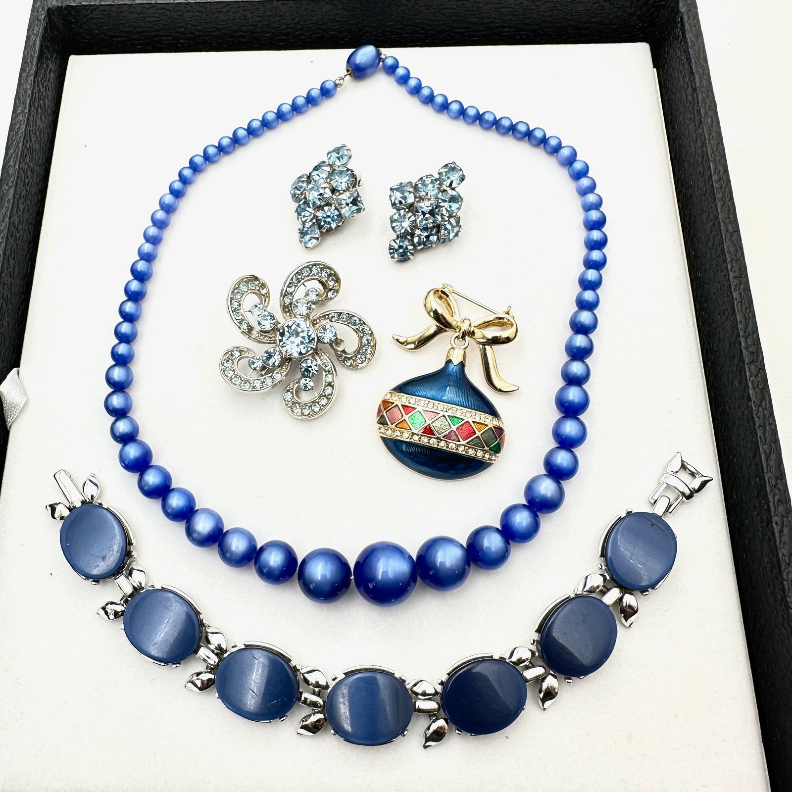 Vintage Jewelry Group Blue Lucite Bead Necklace Thermoset Bracelet Rhinestone Earrings: Vintage Jewelry Group Blue Lucite Bead Necklace Thermoset Bracelet Rhinestone Earrings