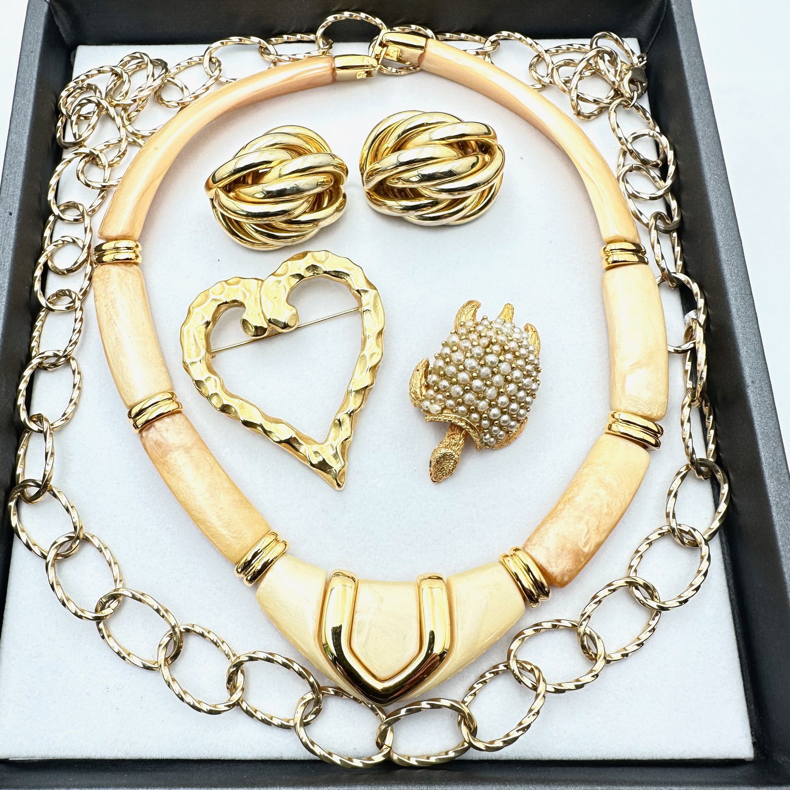 Vintage Jewelry Group Turtle Trembler Brooch Lucite Necklace Statement Earrings: Vintage Jewelry Group Turtle Trembler Brooch Lucite Necklace Statement Earrings