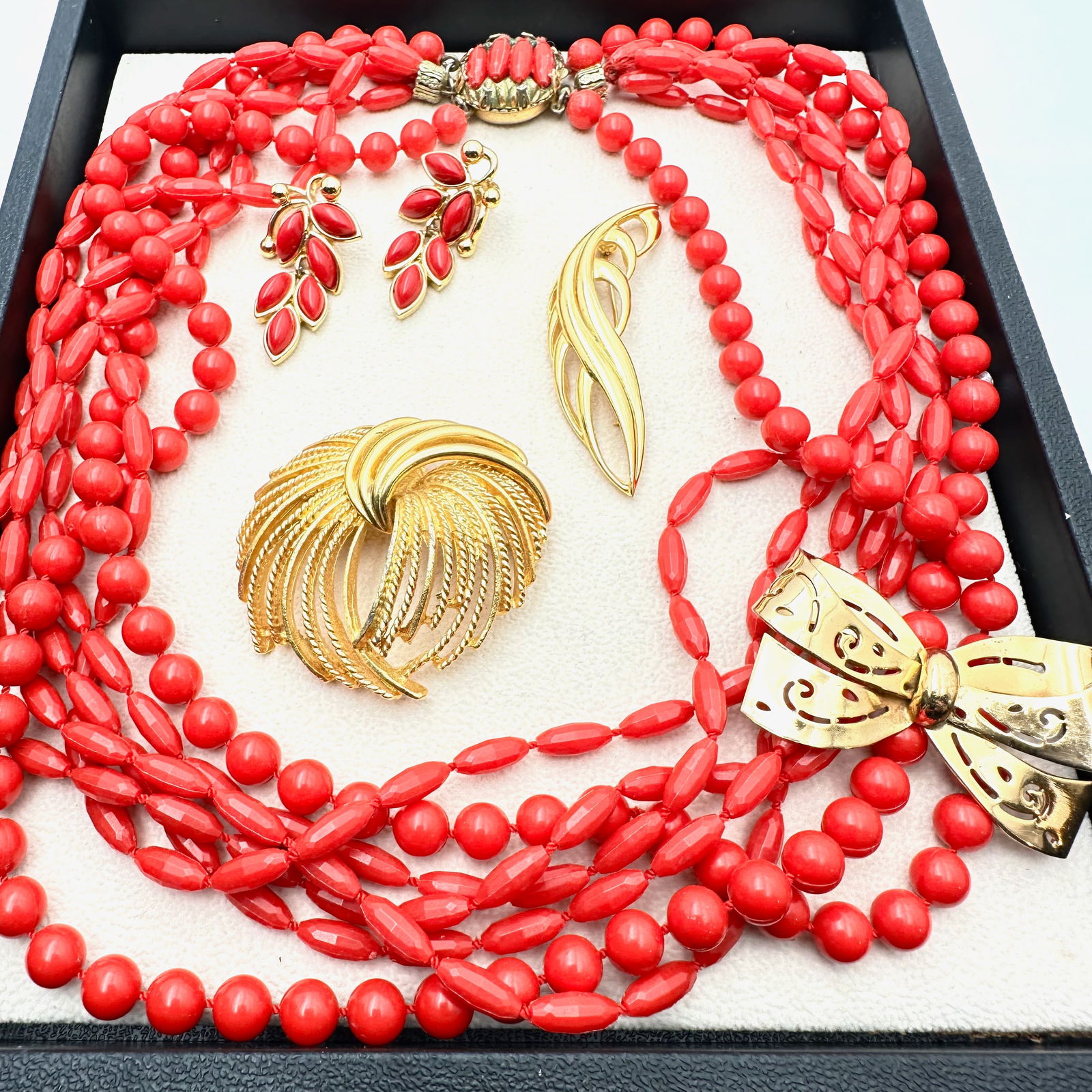 Vintage Jewelry Group Red Earrings Trifari Necklaces Brooches (1 of 2)