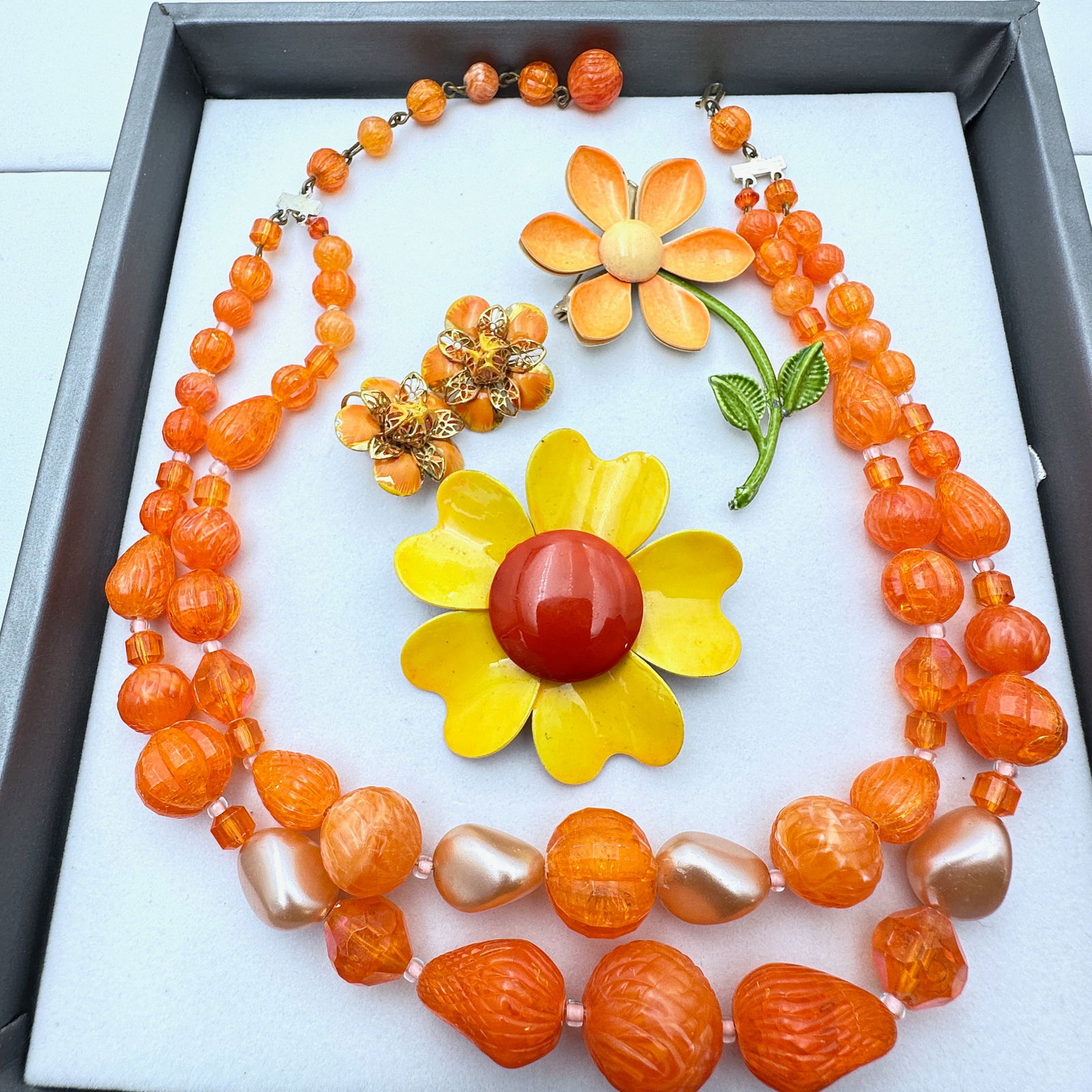 Vintage Jewelry Group Retro Yellow Orange Enamel Brooches Flowers Lucite Bead Necklace: Vintage Jewelry Group Retro Yellow Orange Enamel Brooches Flowers Lucite Bead Necklace