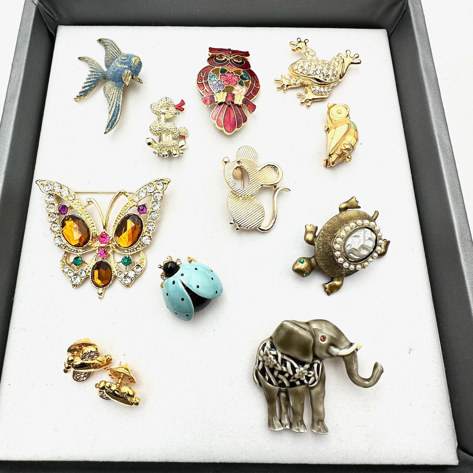 Vintage Jewelry Group Figural Animal Brooches Pins Lady Bug Turtle Butterfly Elephant Frong: Vintage Jewelry Group Figural Animal Brooches Pins Lady Bug Turtle Butterfly Elephant Frong