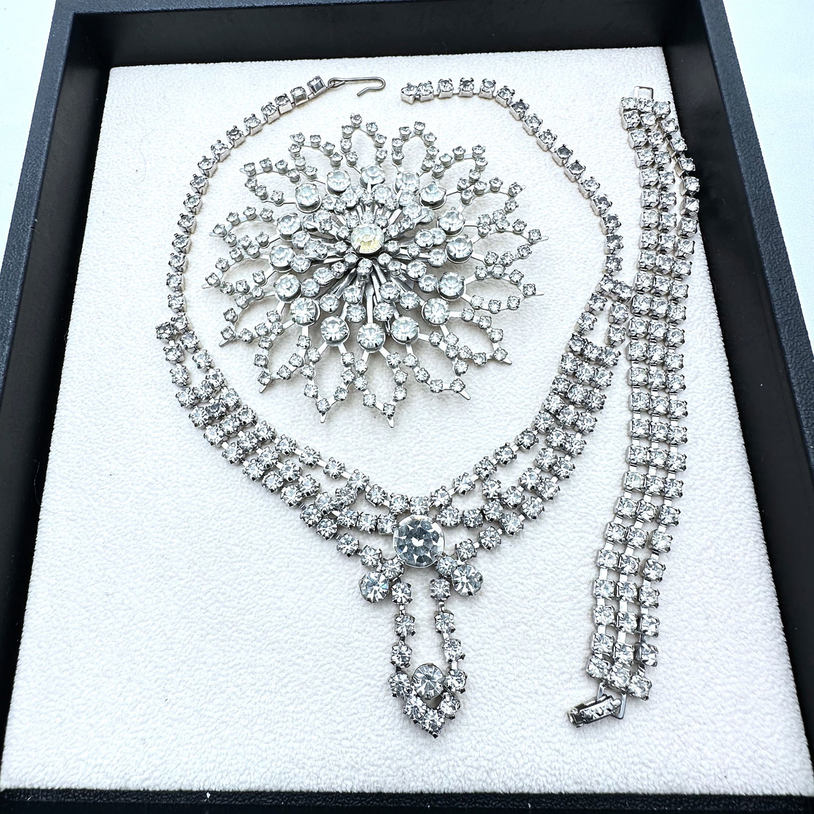 Vintage Clear Glass Rhinestone Necklace Bracelet Brooch Pin Silver Tone (1 of 2)